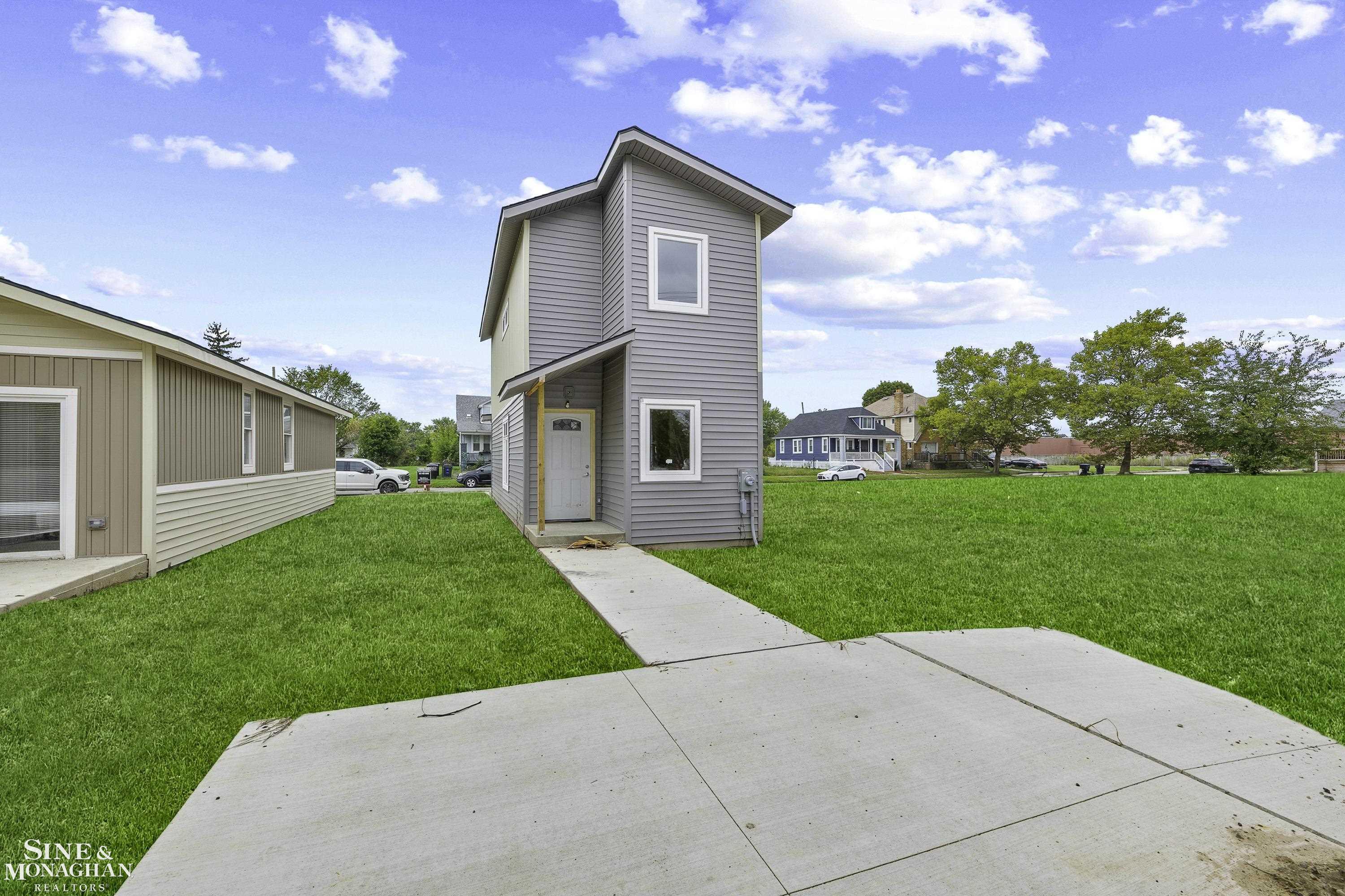 main property photo 20