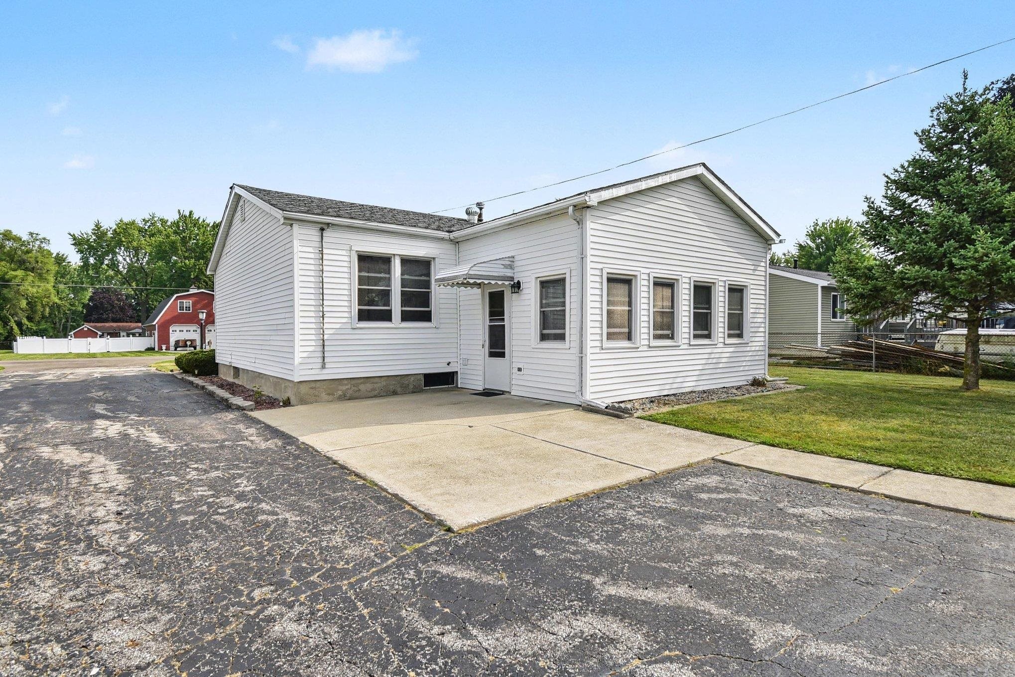 main property photo 3