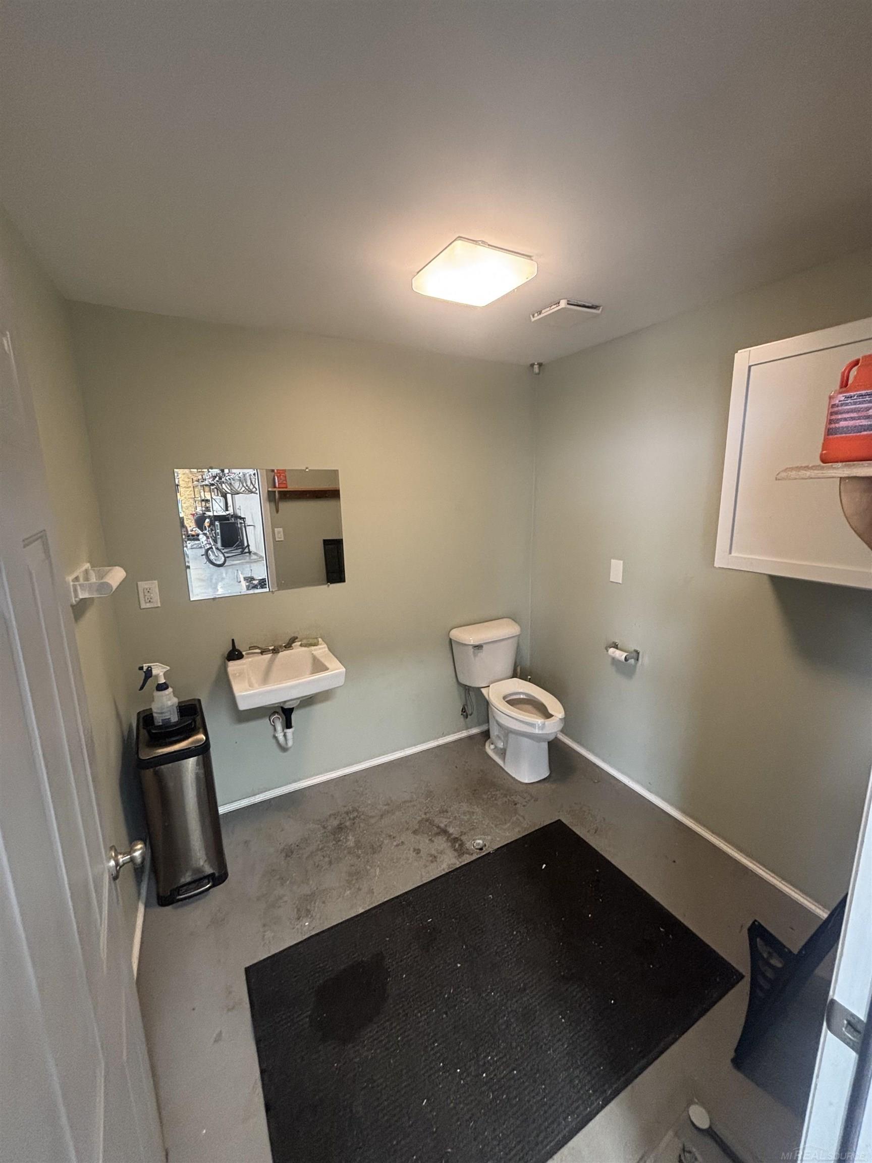 main property photo 5