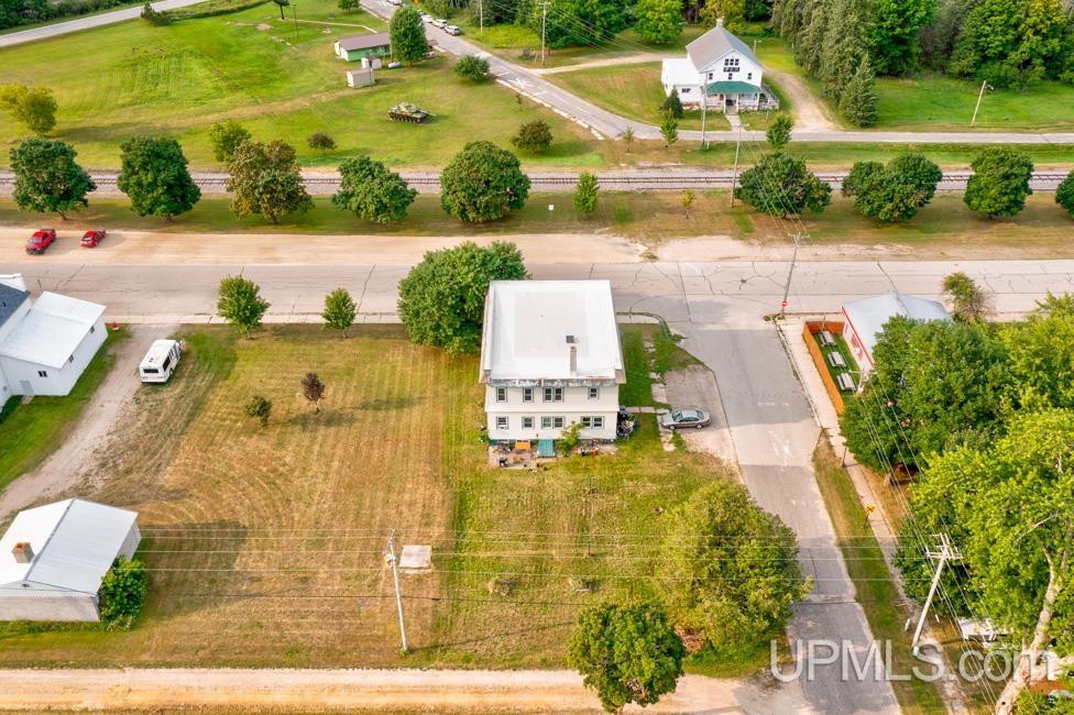 main property photo 79