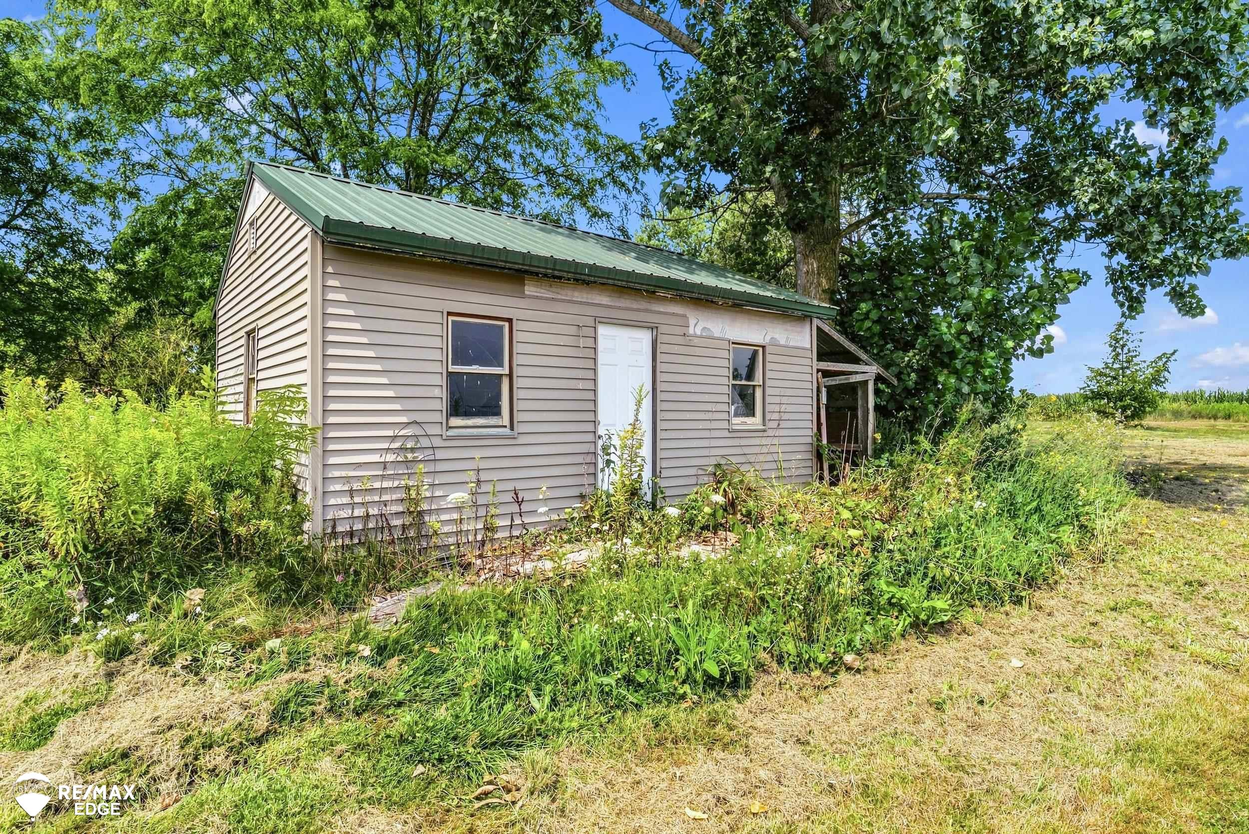 main property photo 36