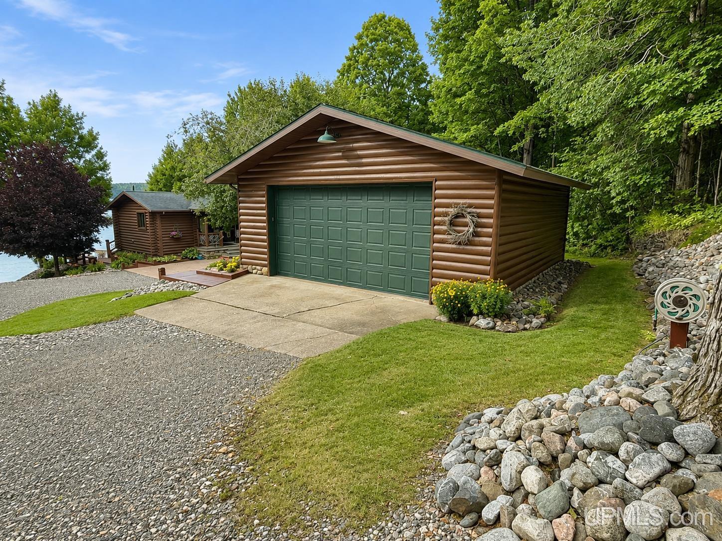 main property photo 59