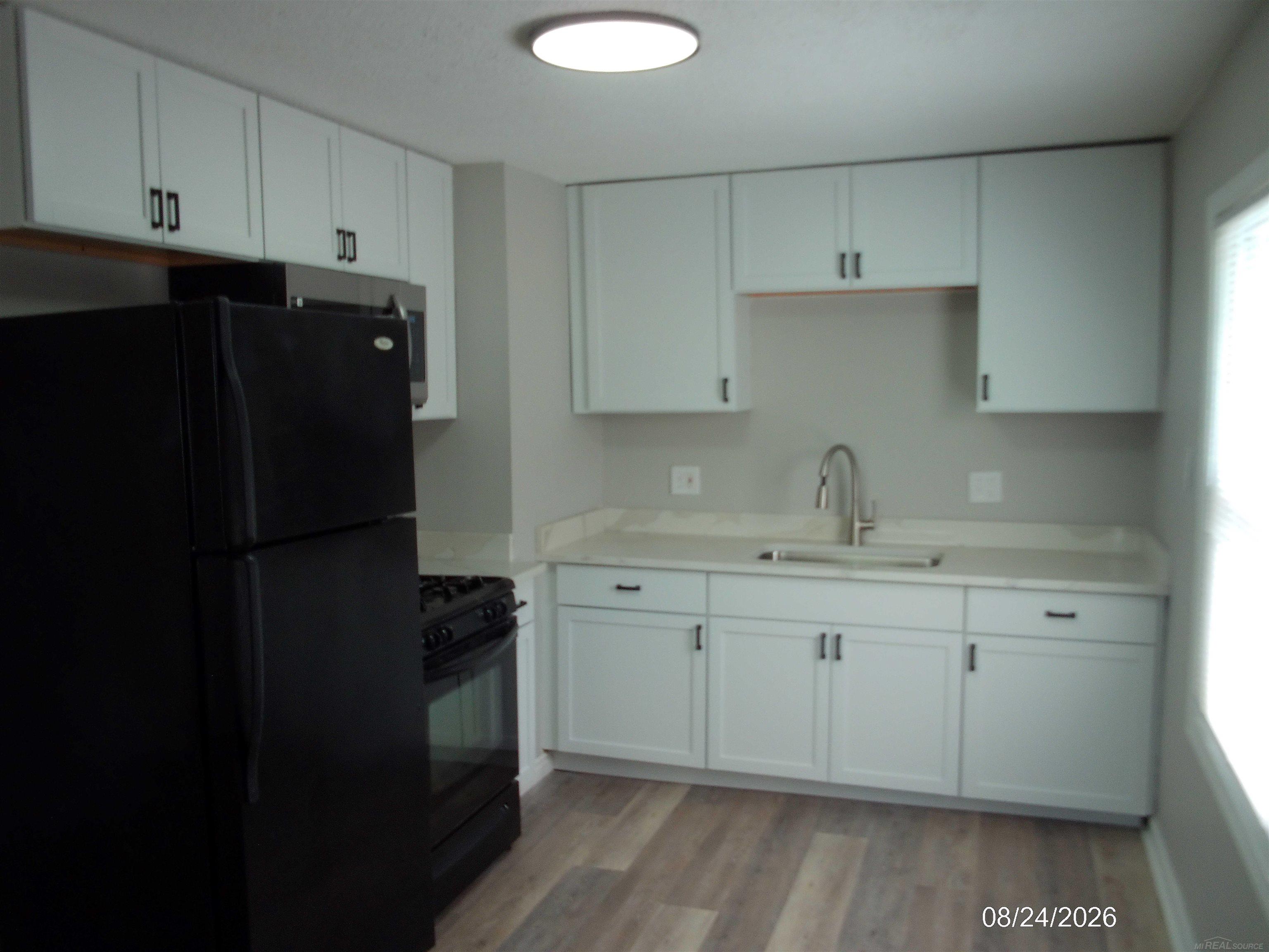 property viewer photo 3