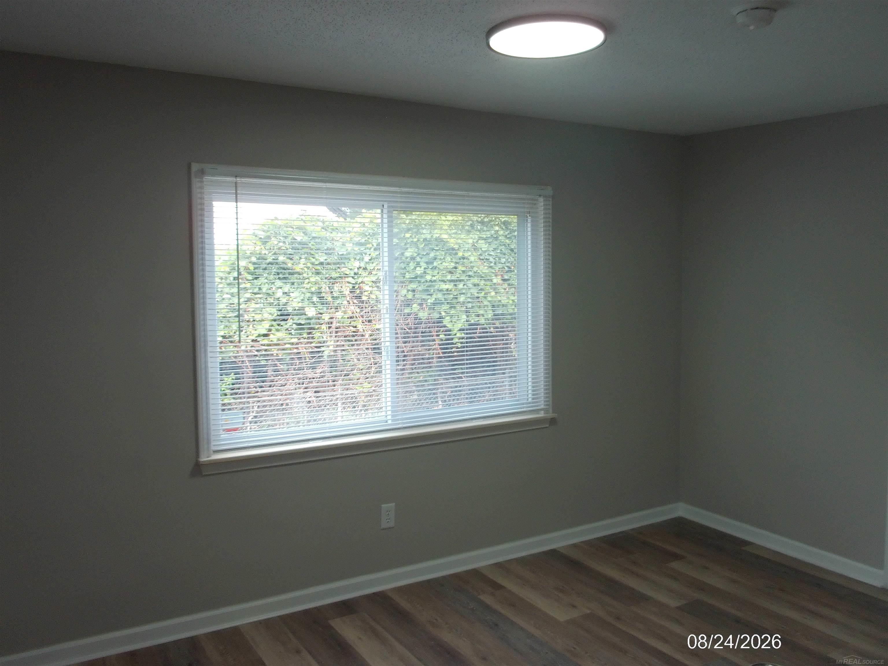 property viewer photo 5