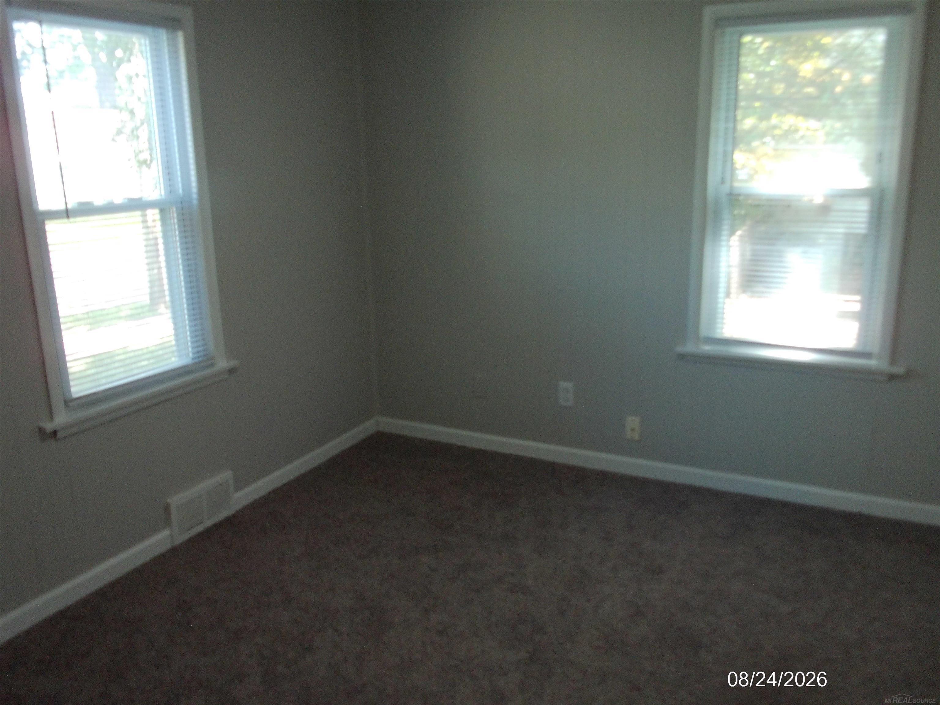 property viewer photo 7