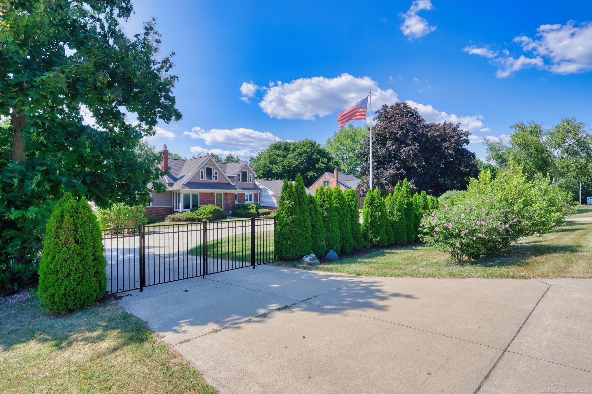 main property photo 34