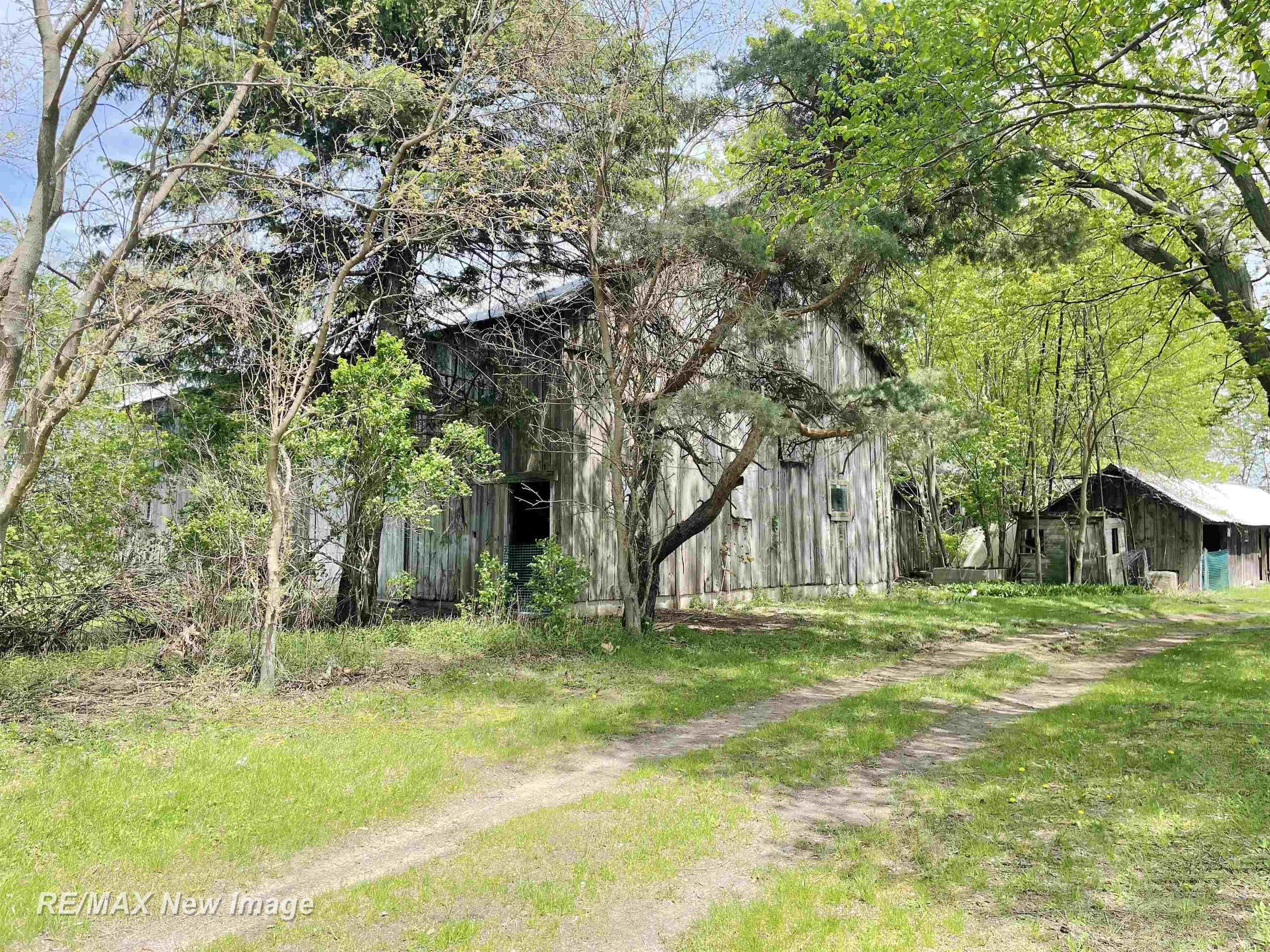 main property photo 22