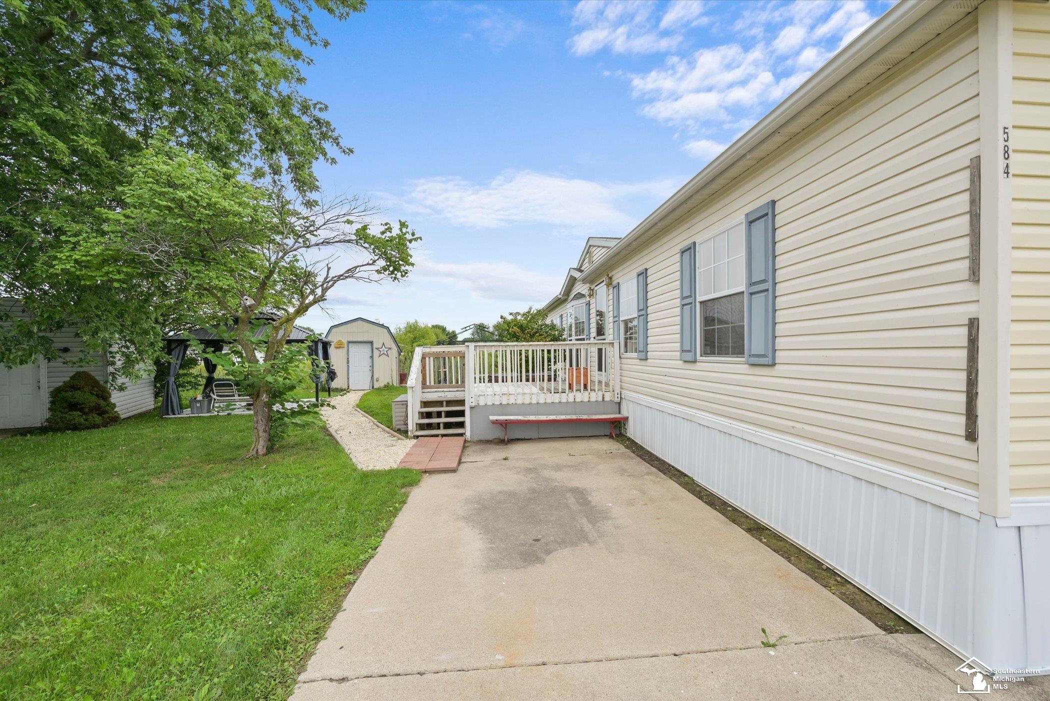 main property photo 30