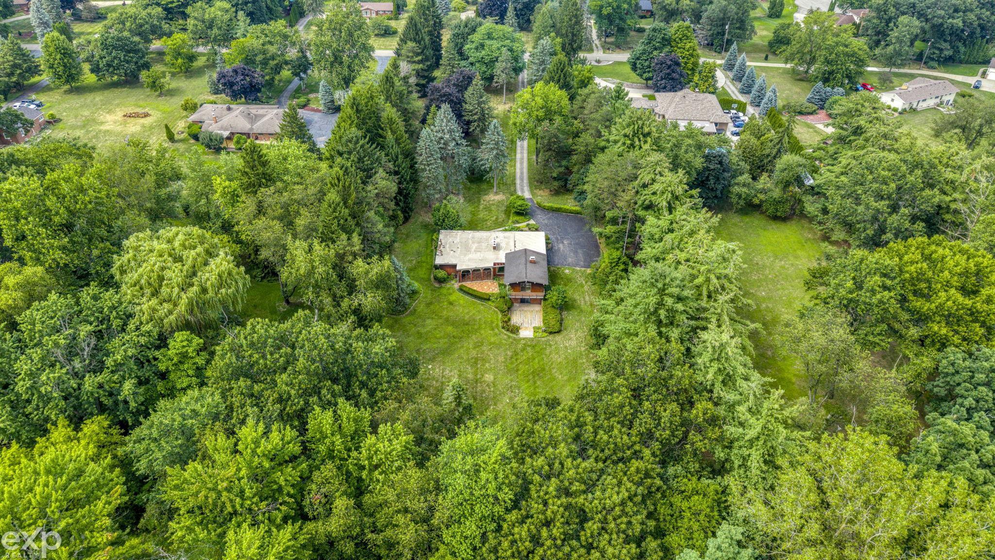 main property photo 14