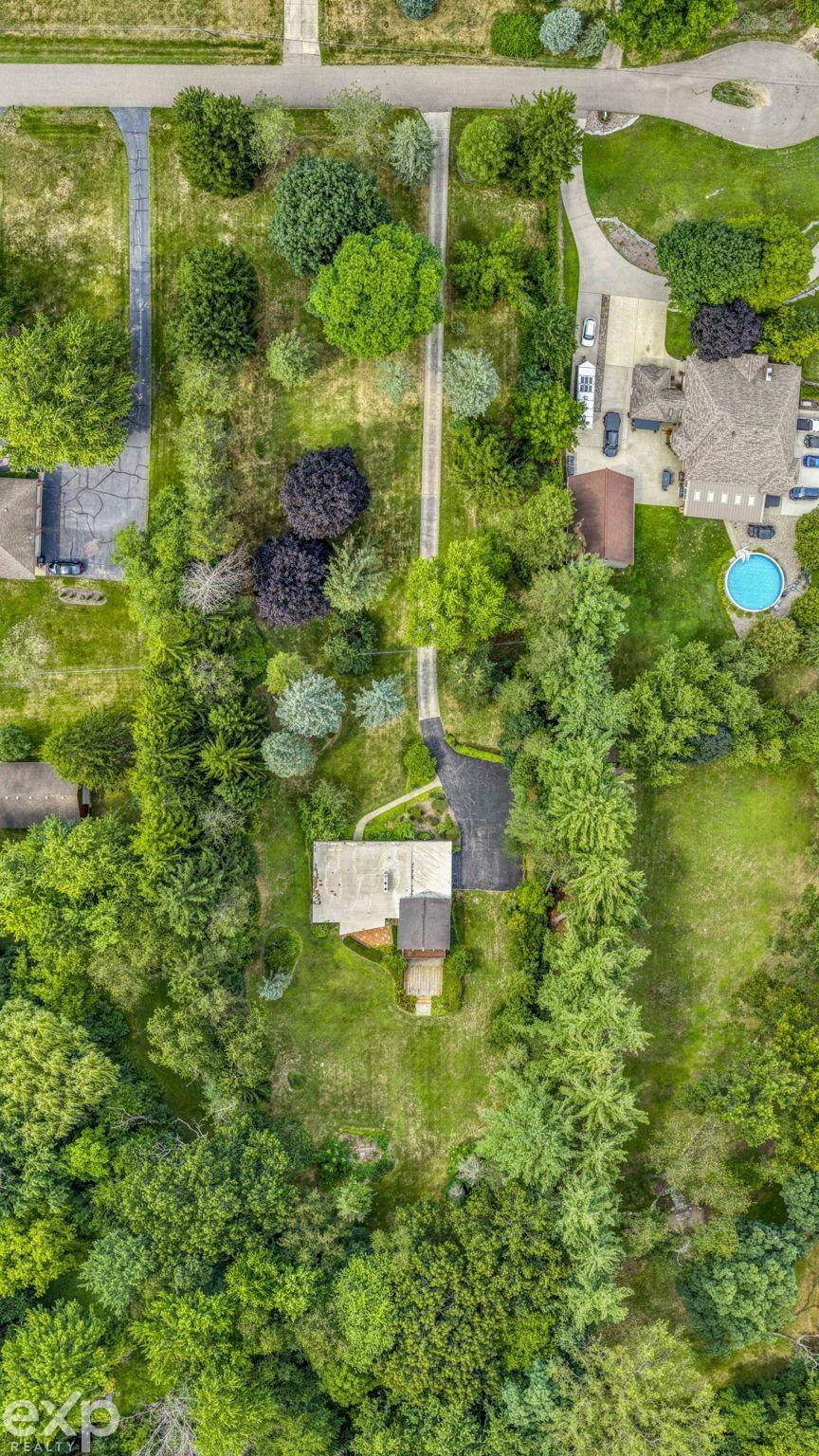 main property photo 16