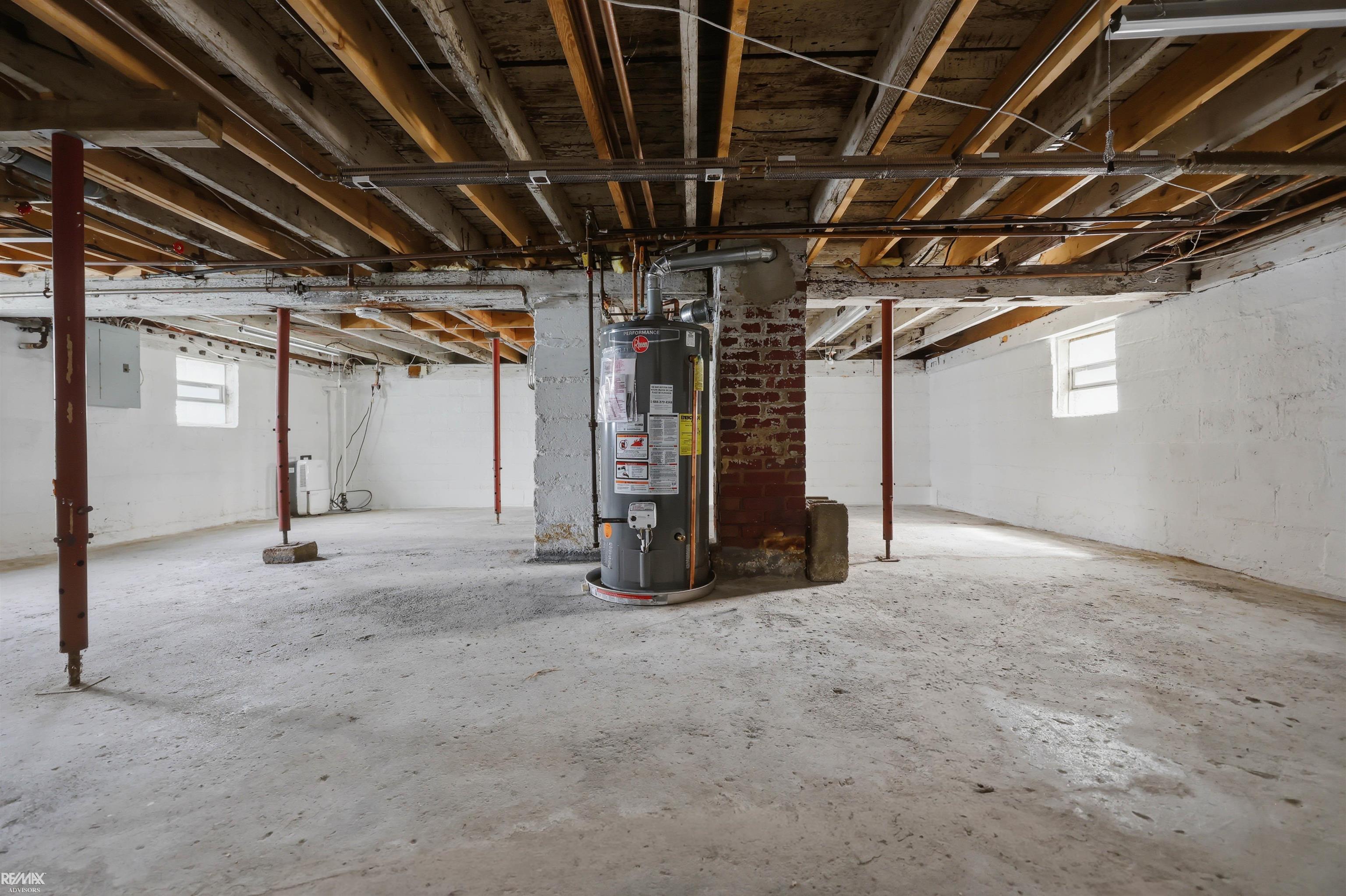 main property photo 33