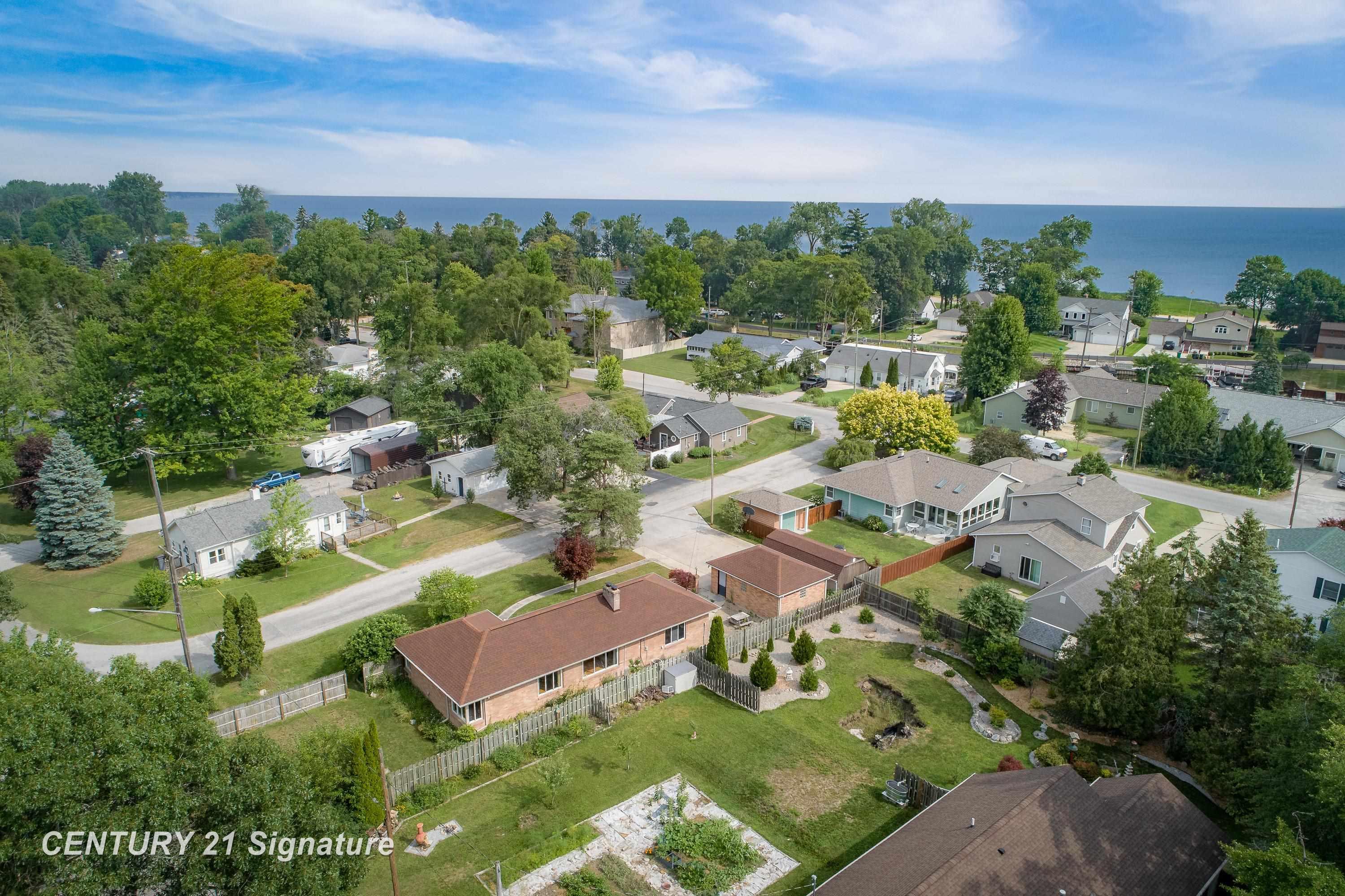 main property photo 40