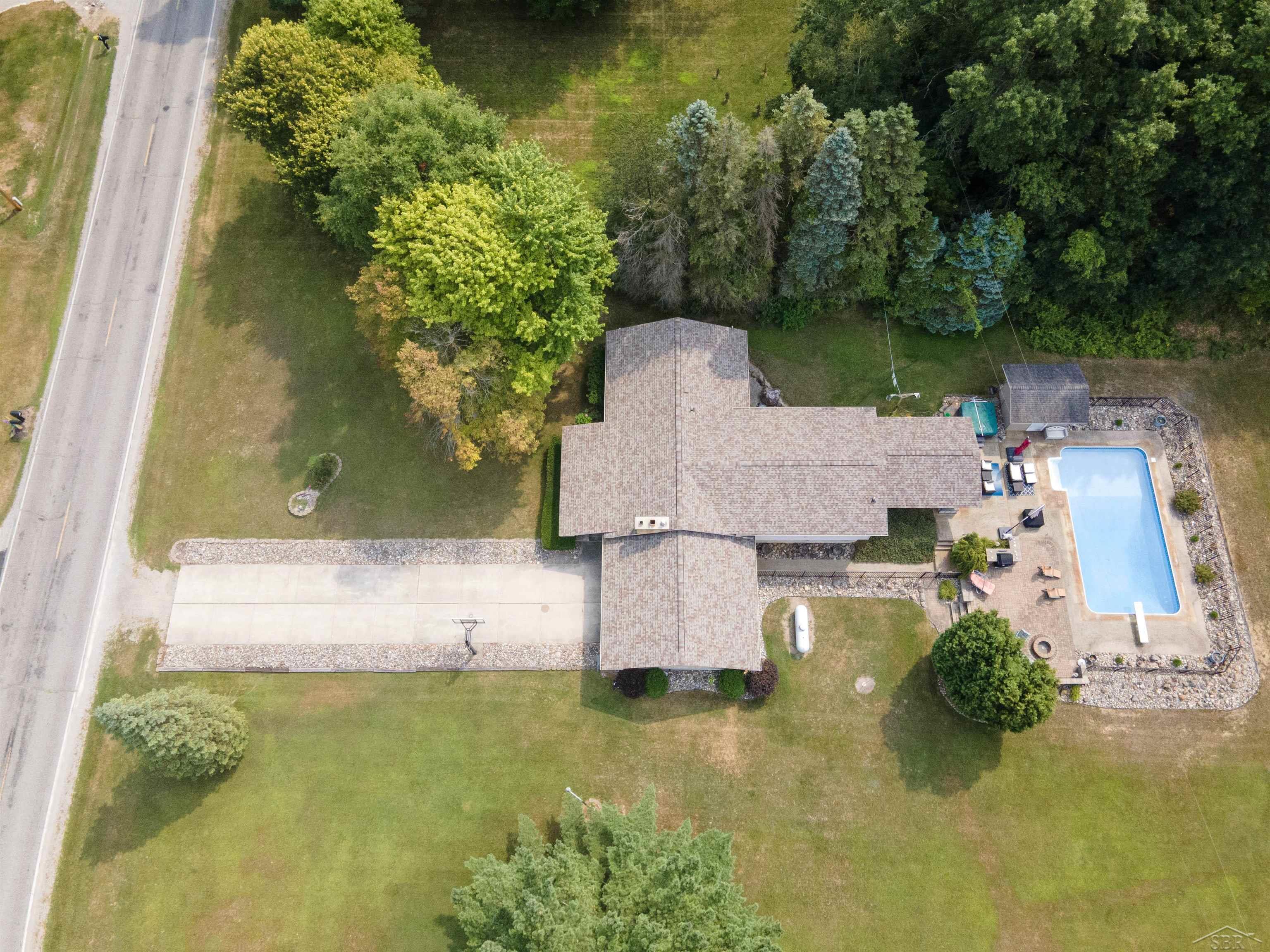 main property photo 13