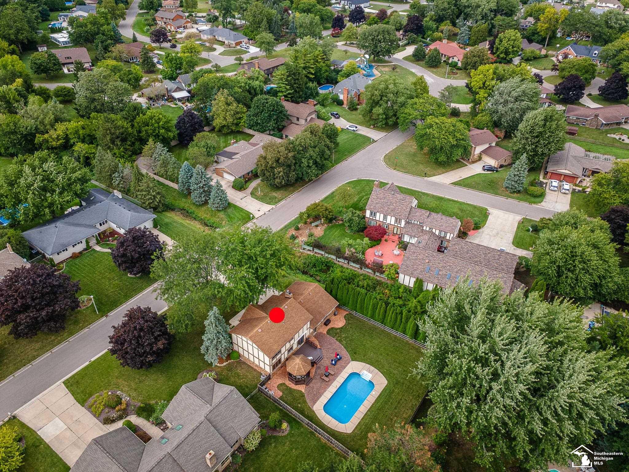 main property photo 10