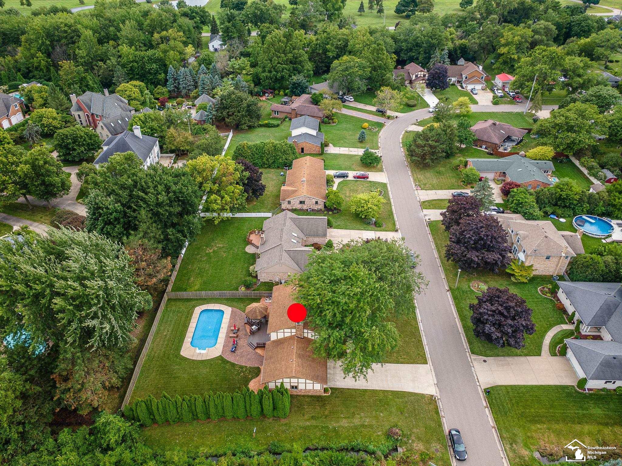 main property photo 11