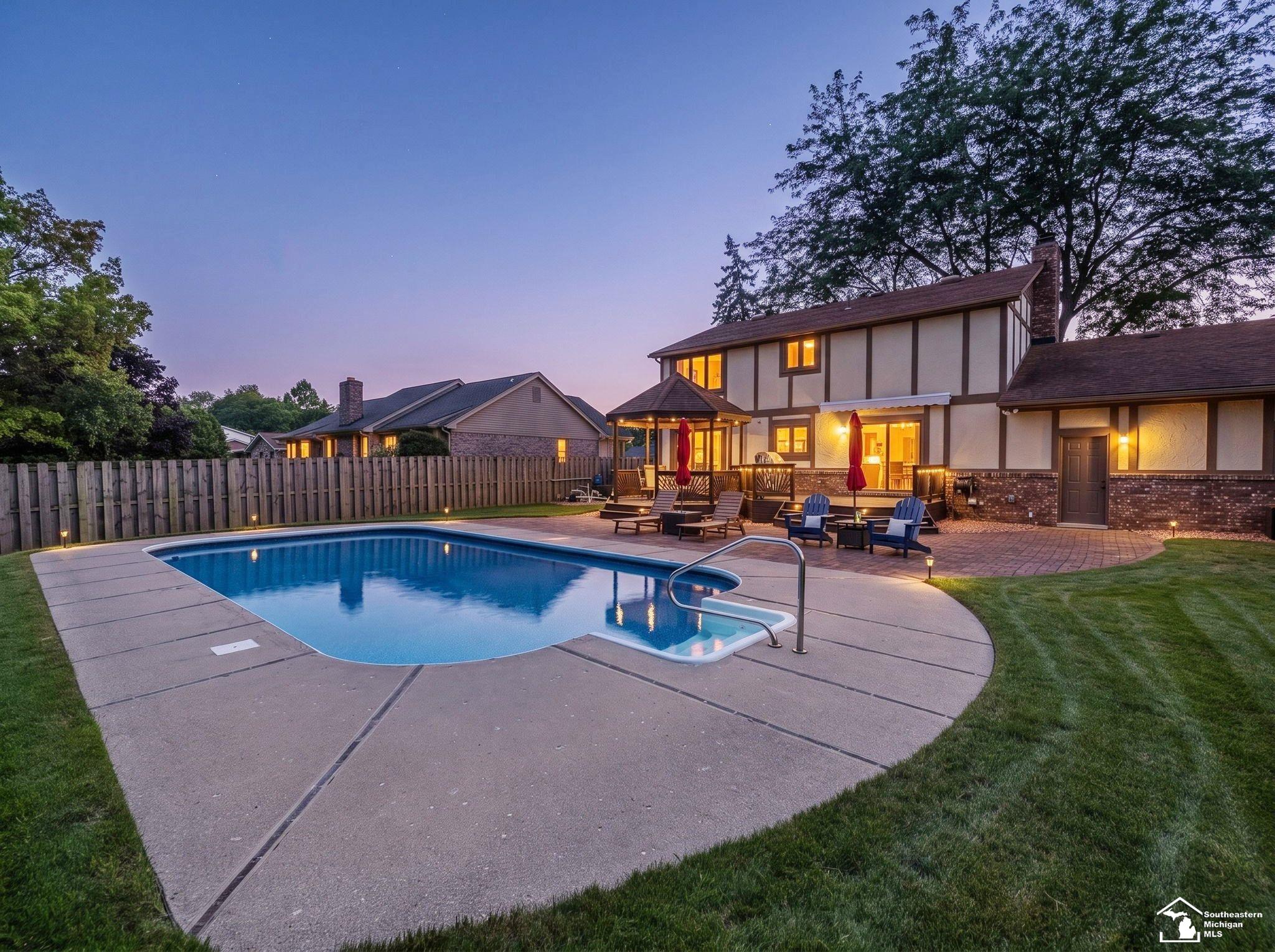 main property photo 41