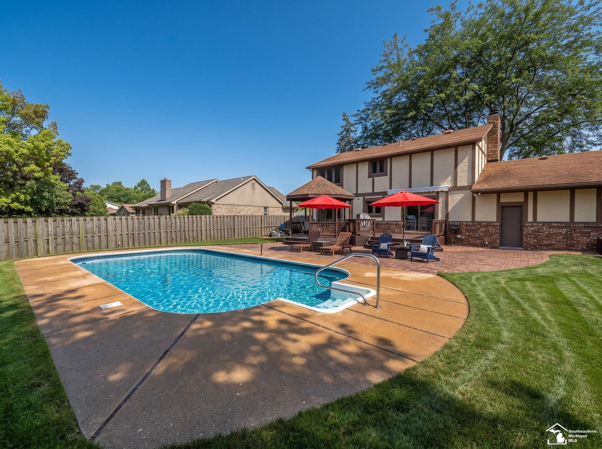 main property photo 5