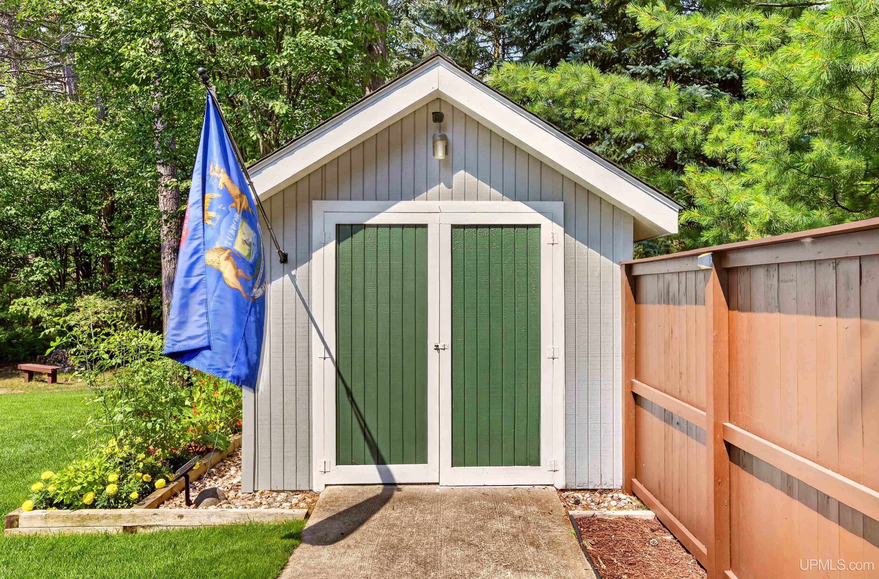 main property photo 50