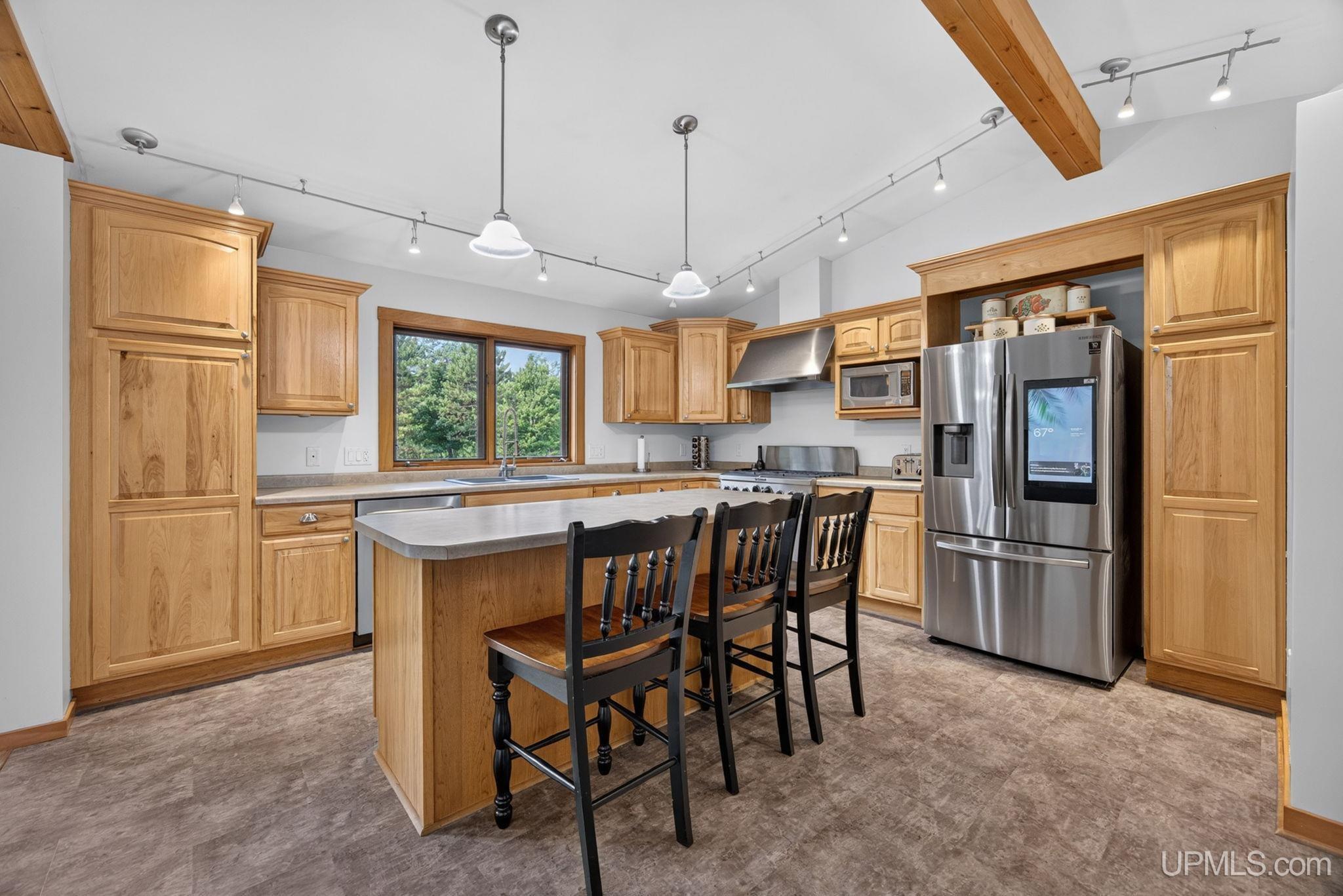 main property photo 10