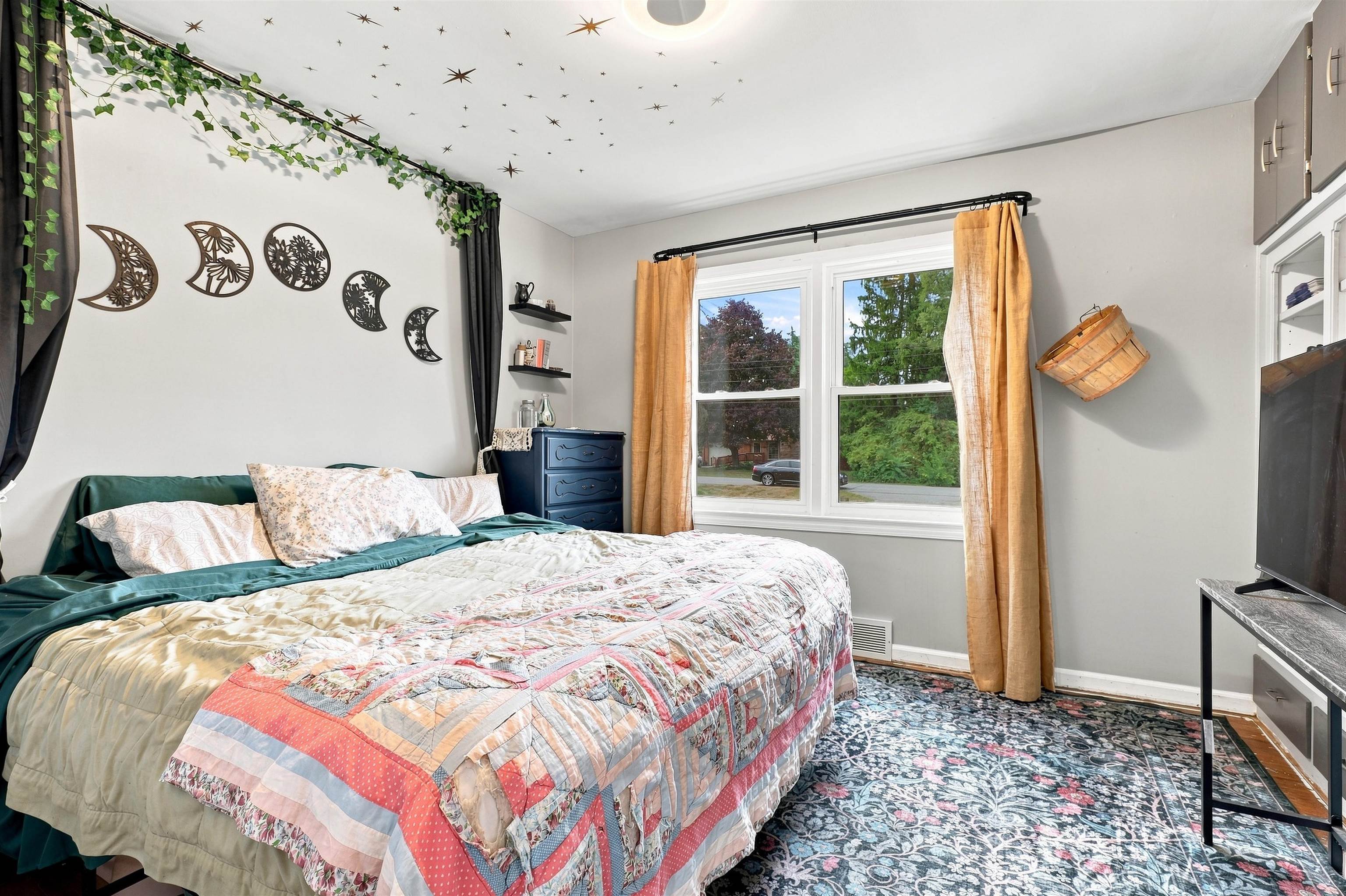 main property photo 34