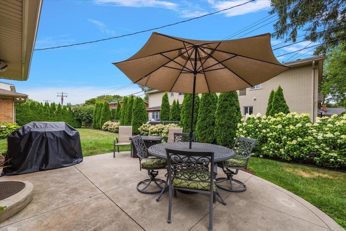 main property photo 51