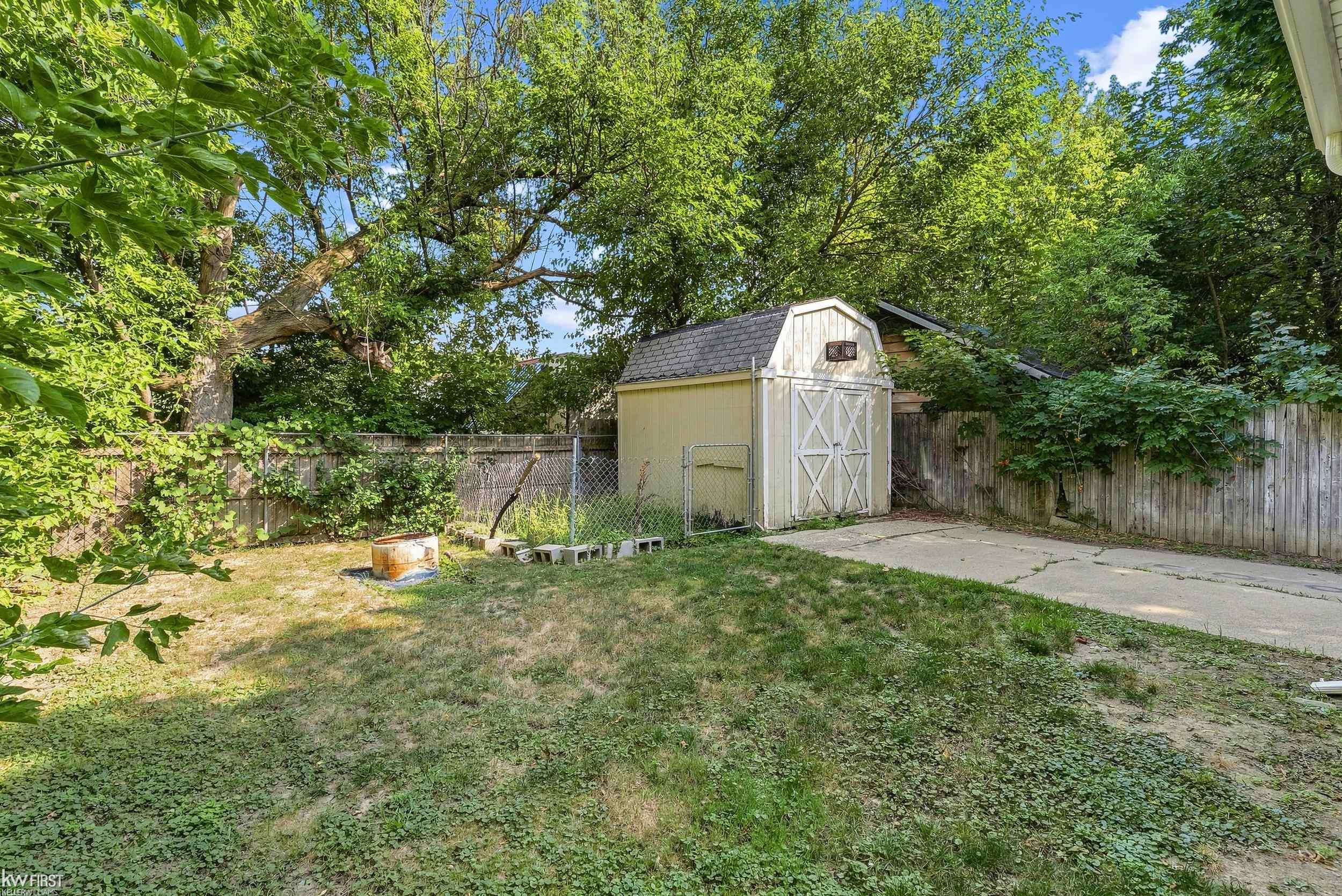 main property photo 20