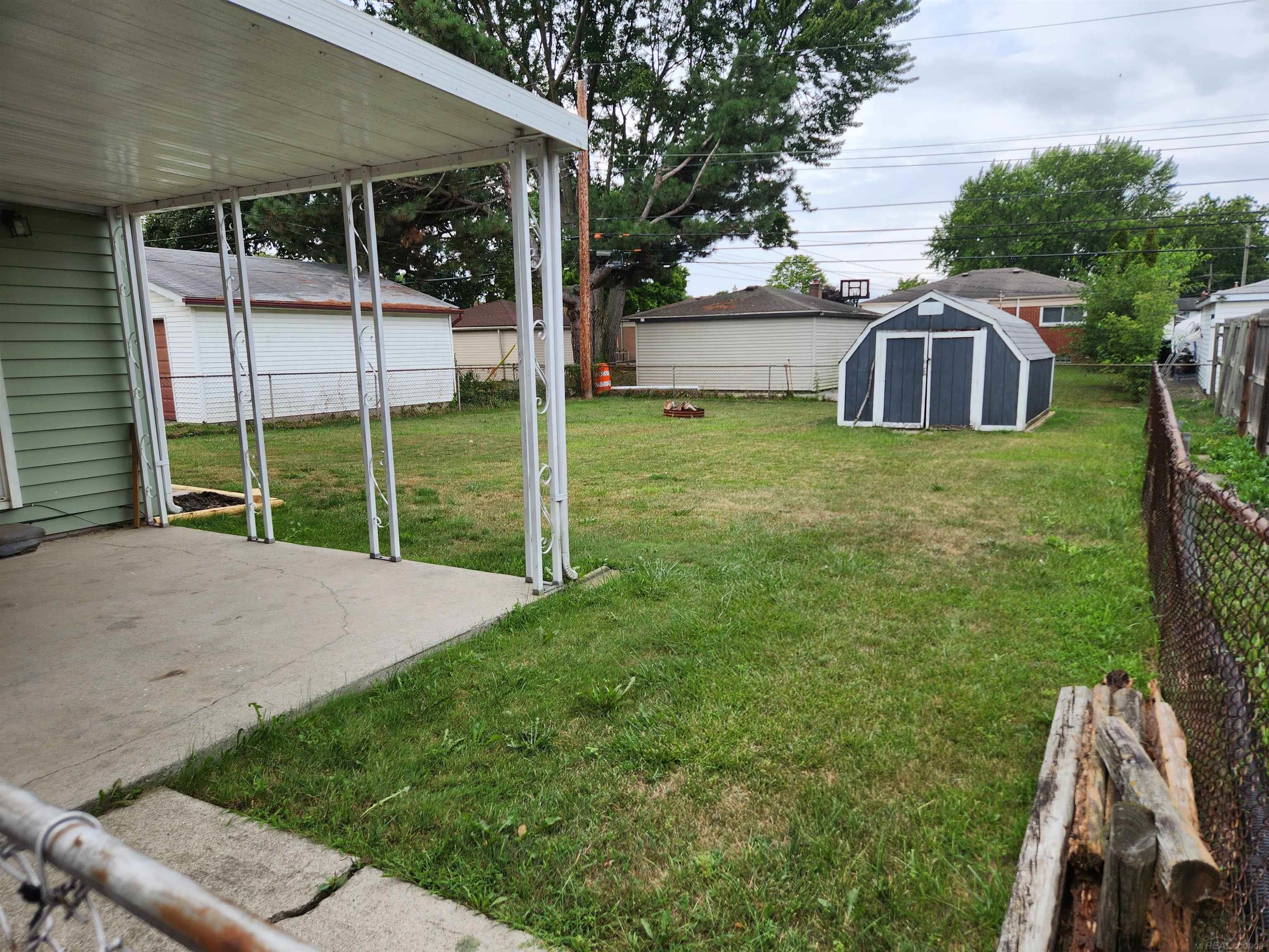 main property photo 16