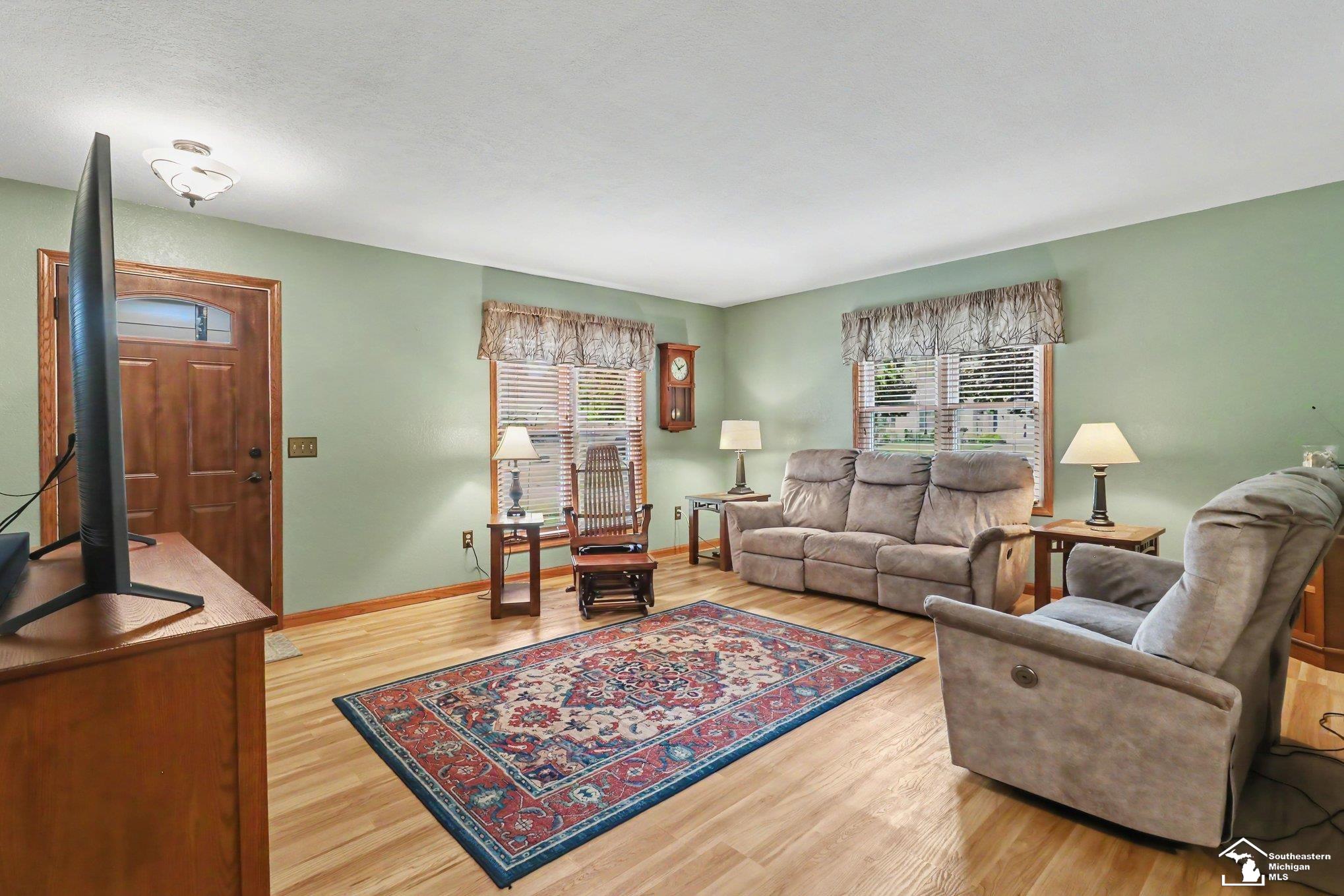 main property photo 9