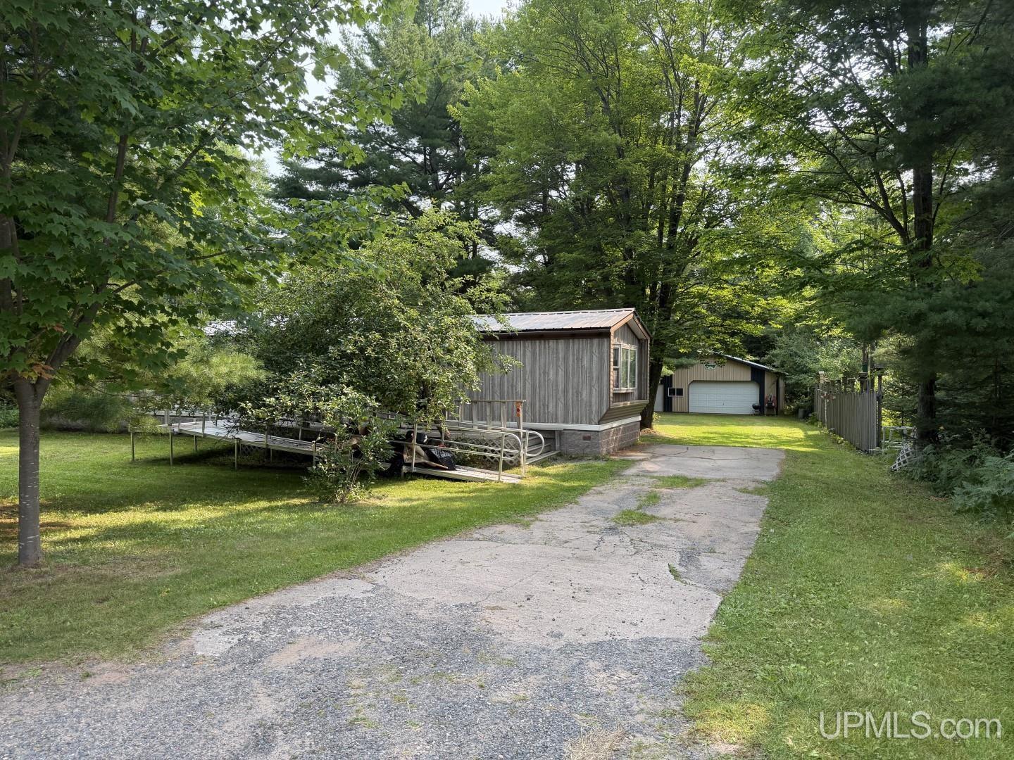 main property photo 11