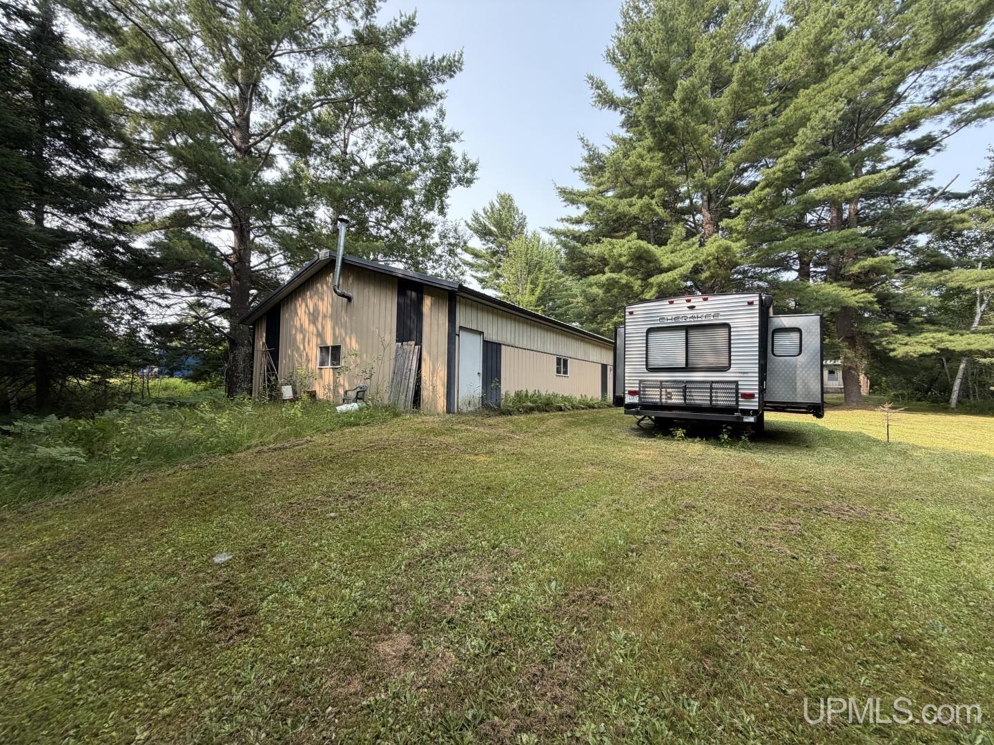 main property photo 6