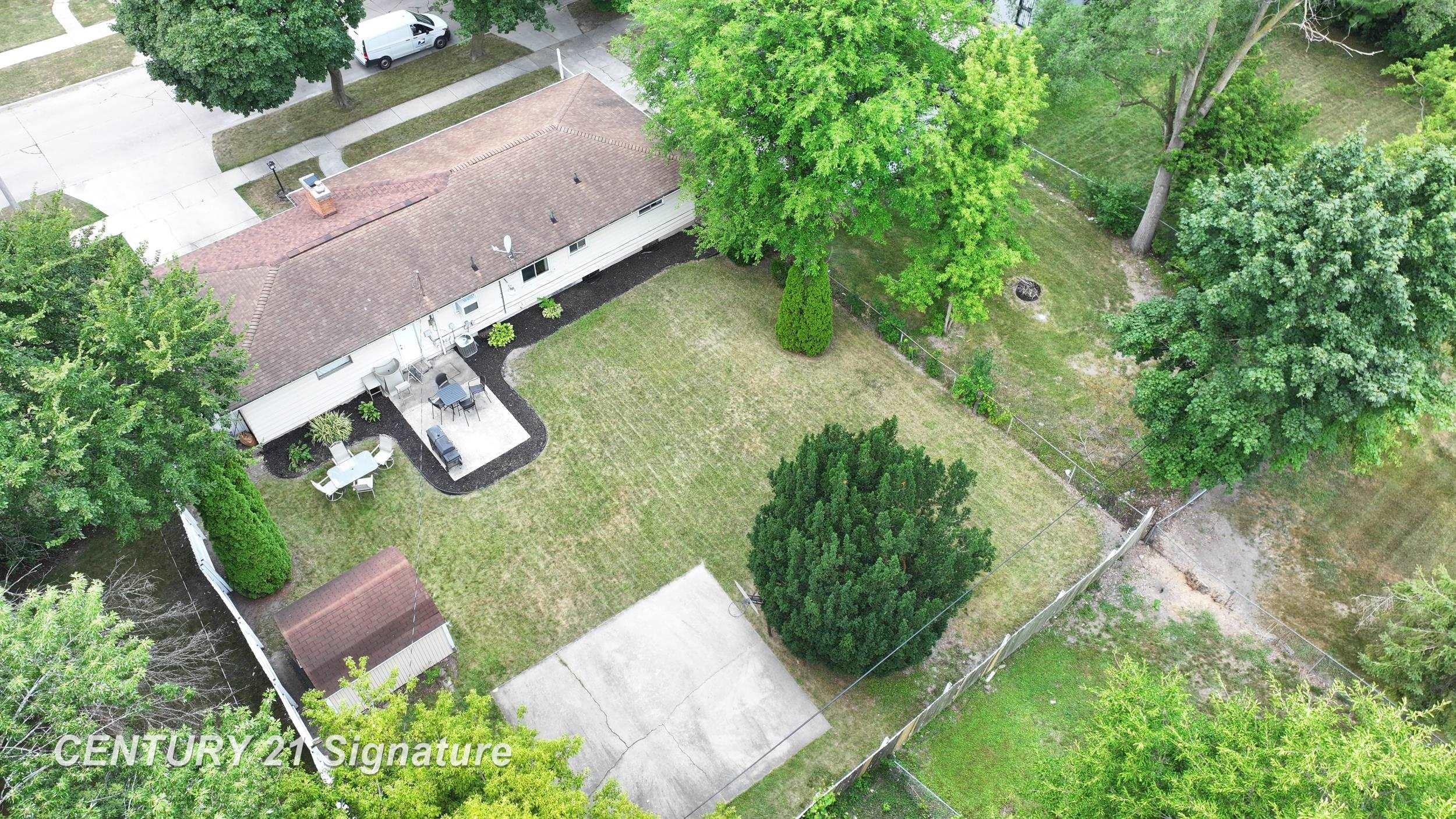 main property photo 14