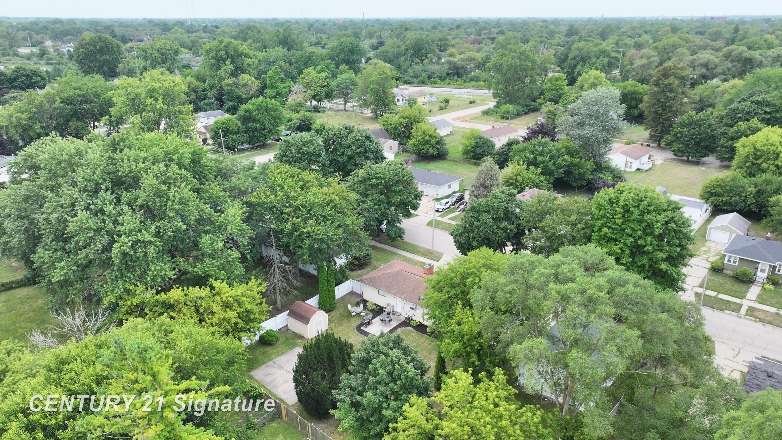 main property photo 16