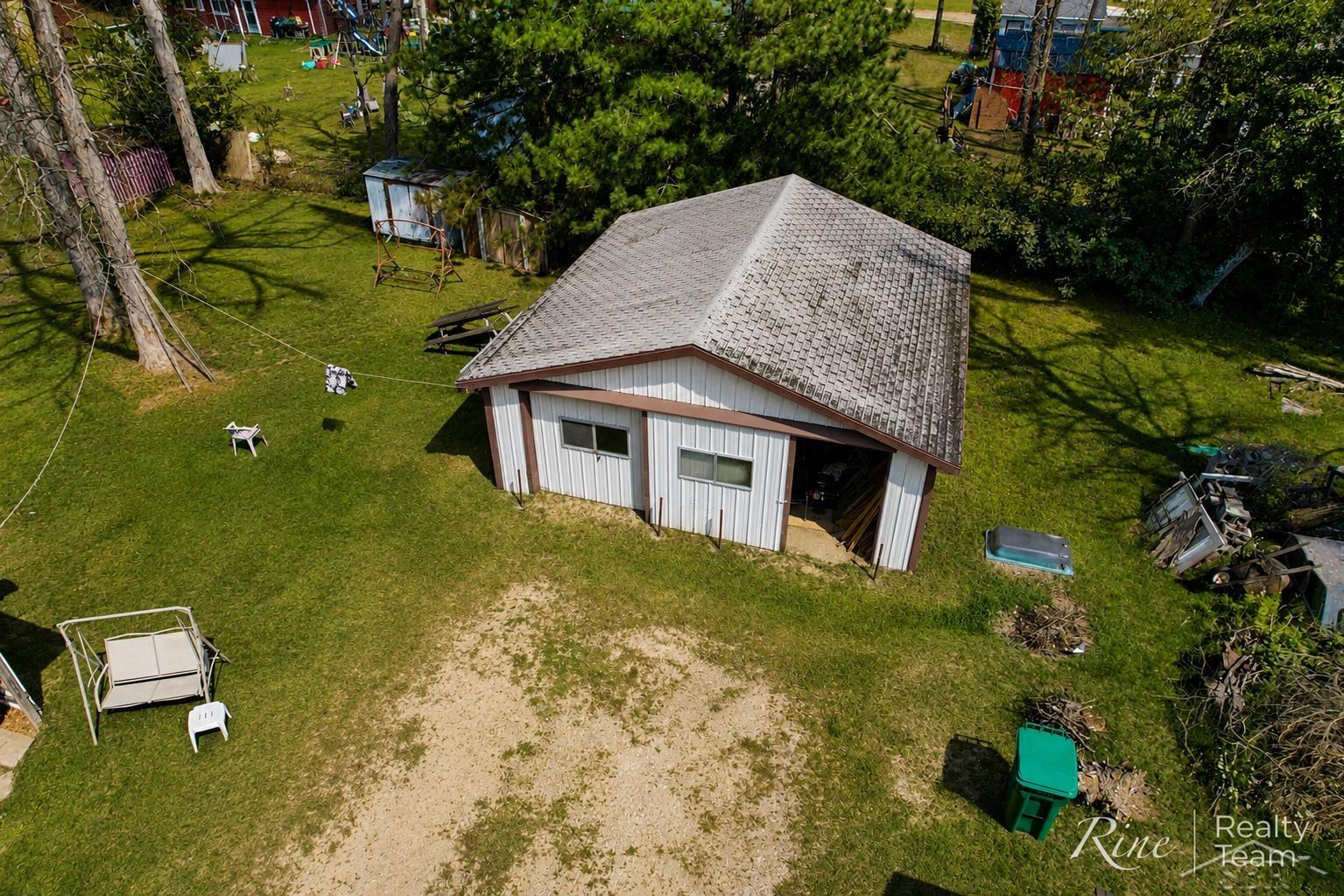 main property photo 12