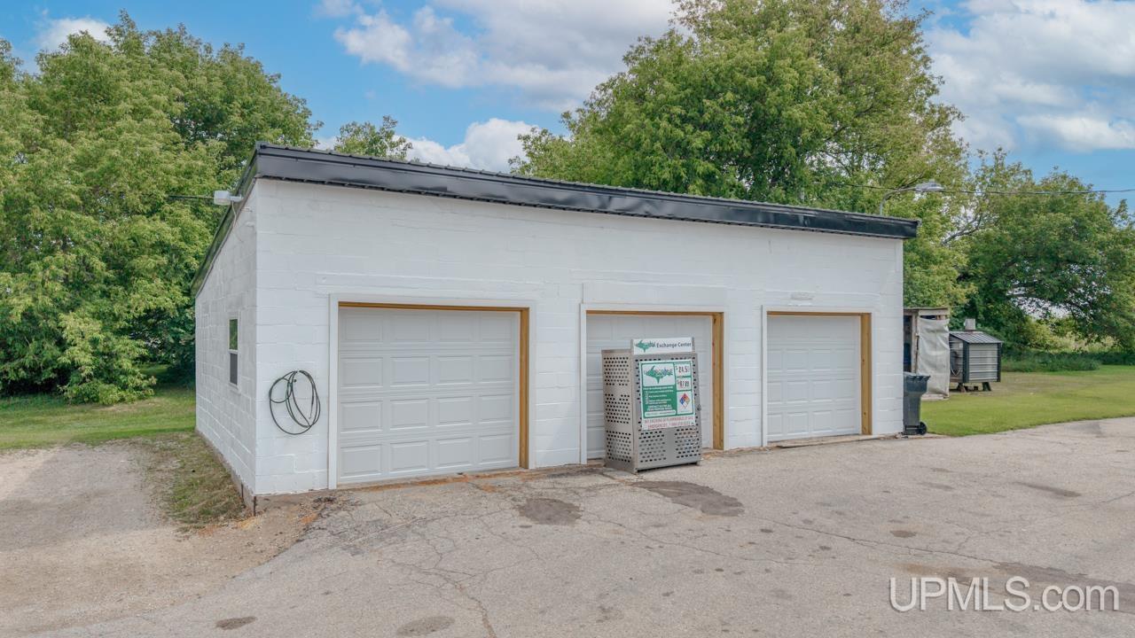 main property photo 50