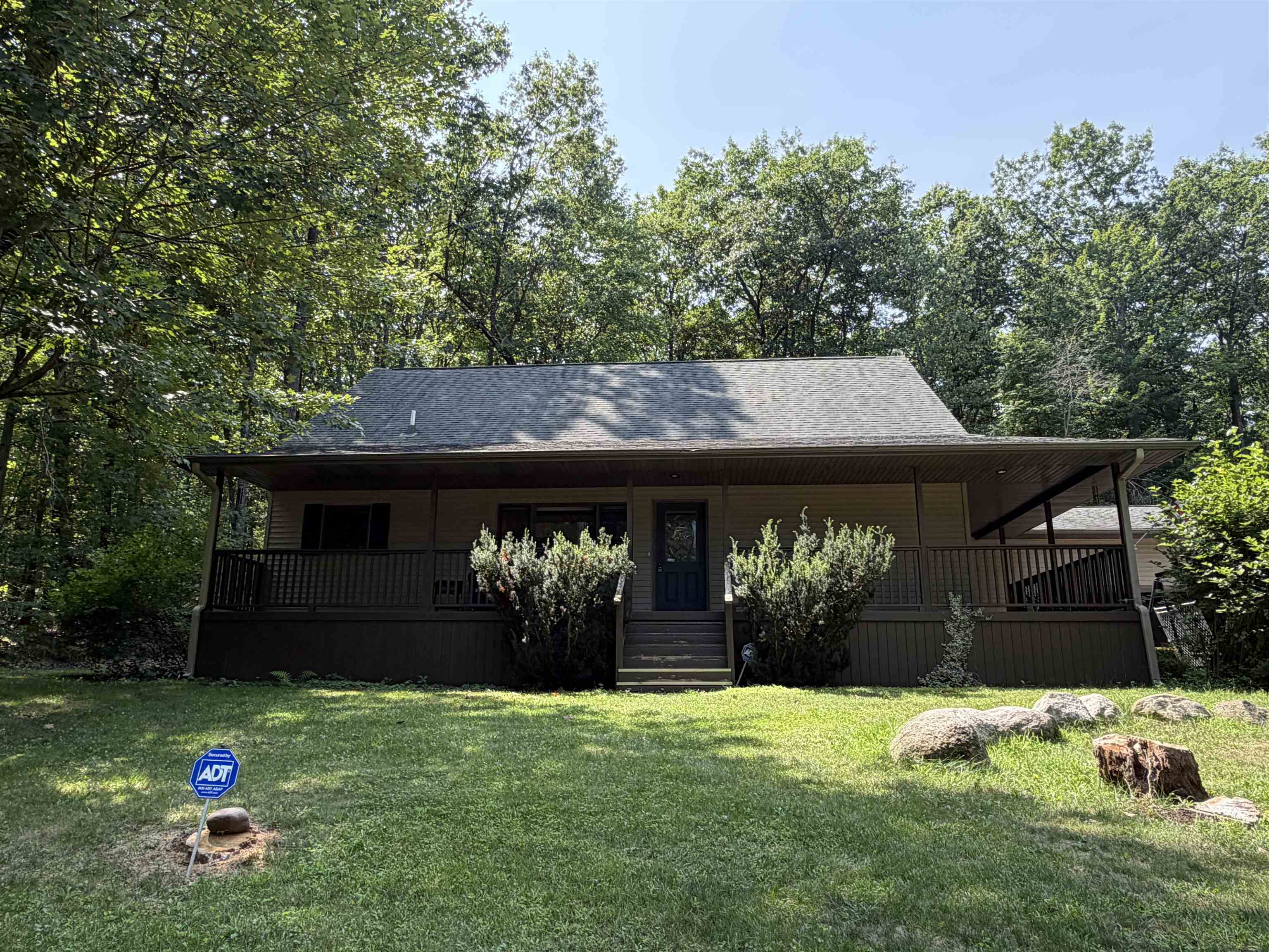 main property photo 3