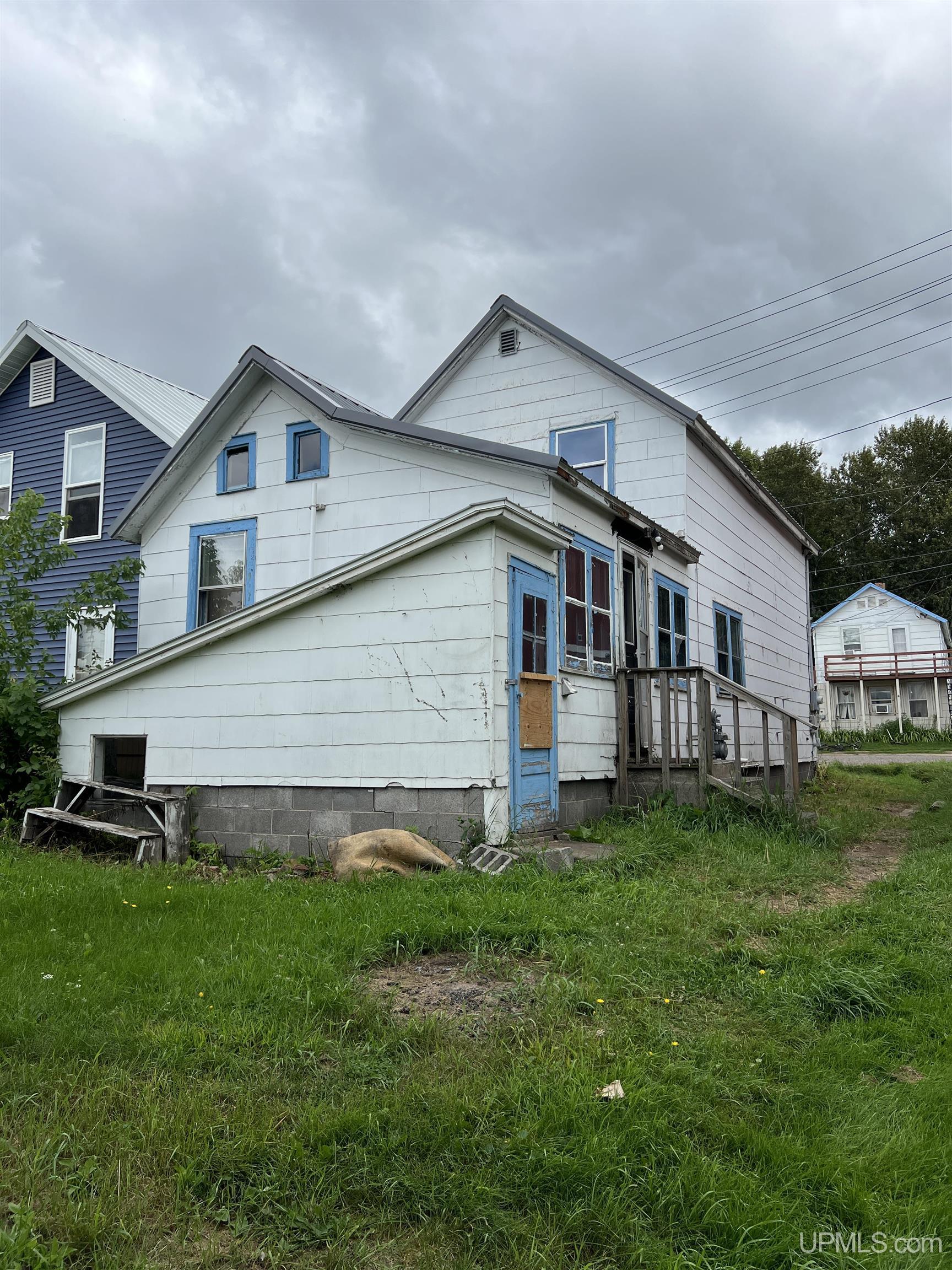 main property photo 23