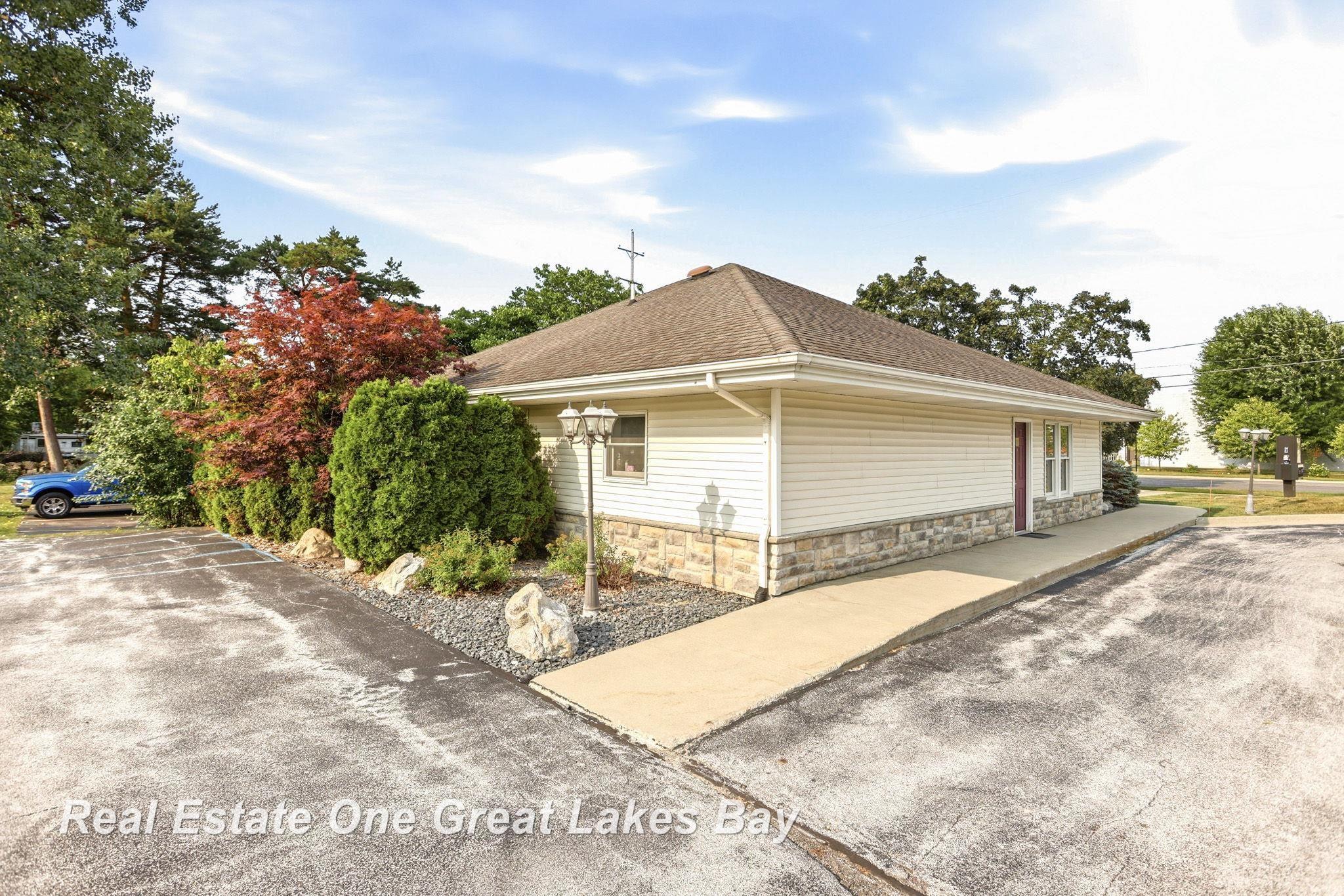main property photo 45
