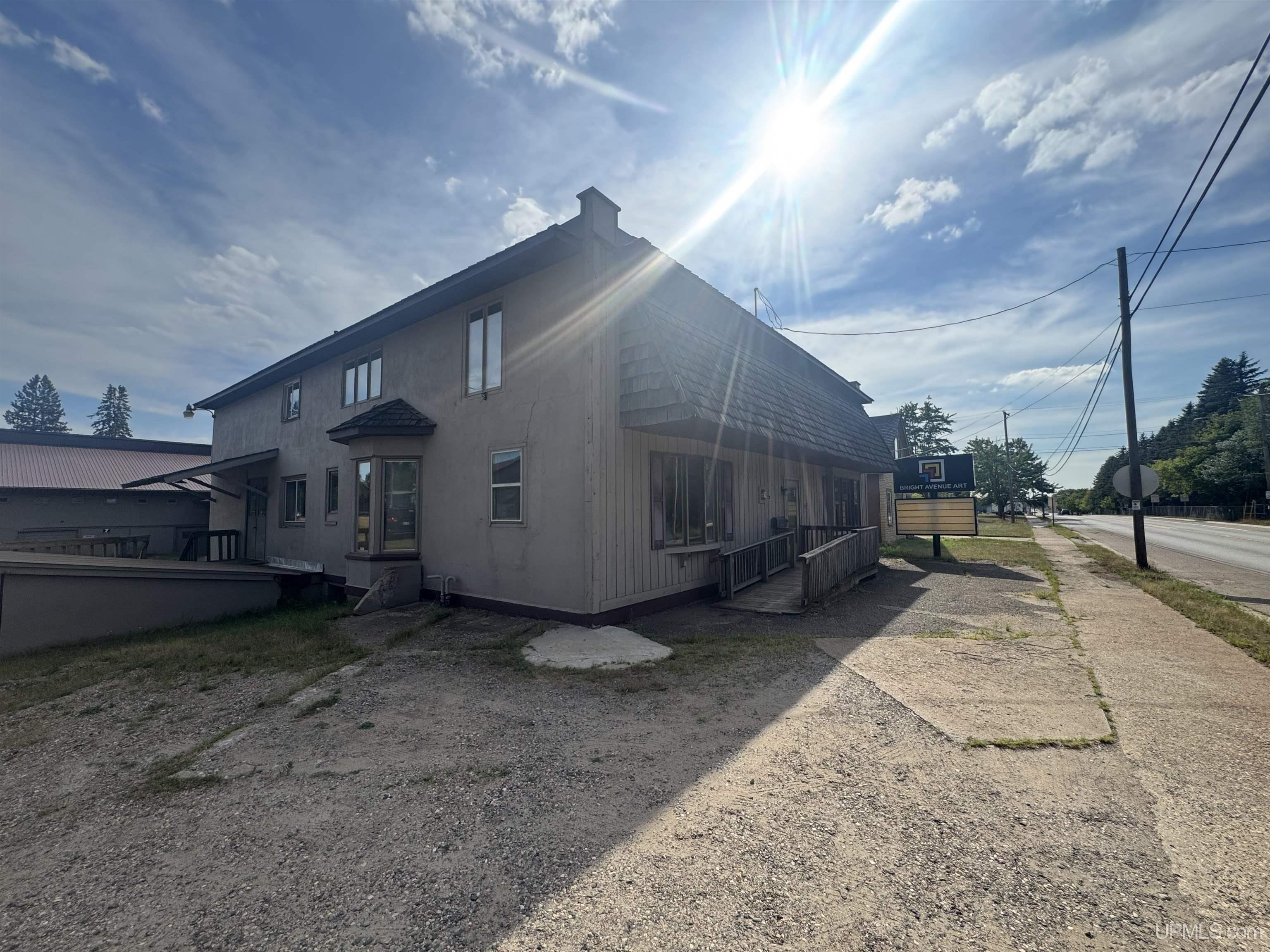 main property photo 3