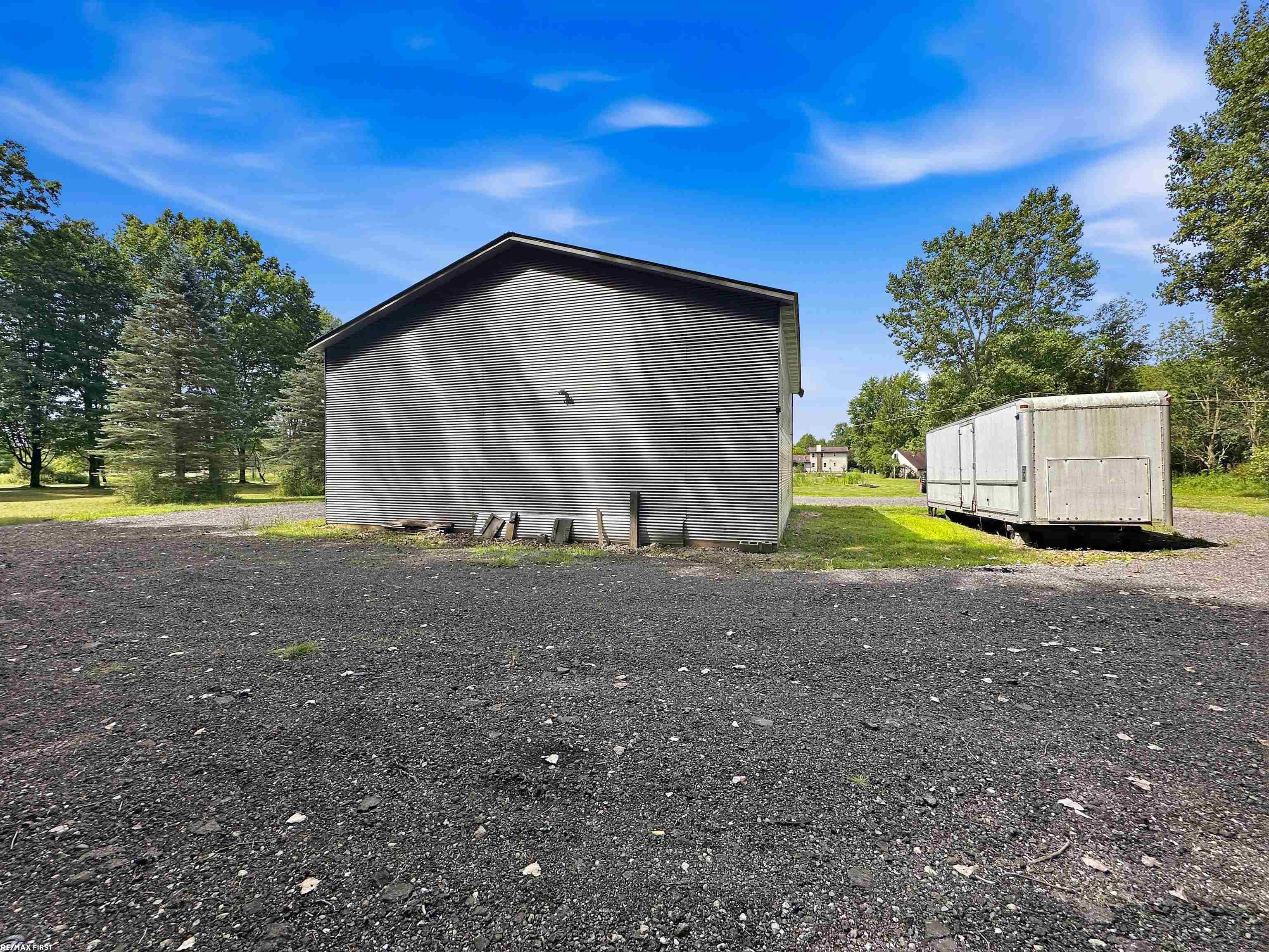 main property photo 50