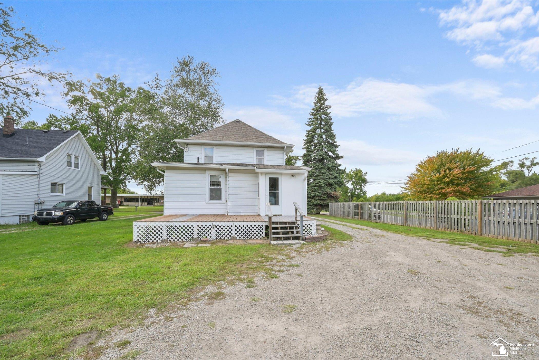 main property photo 16