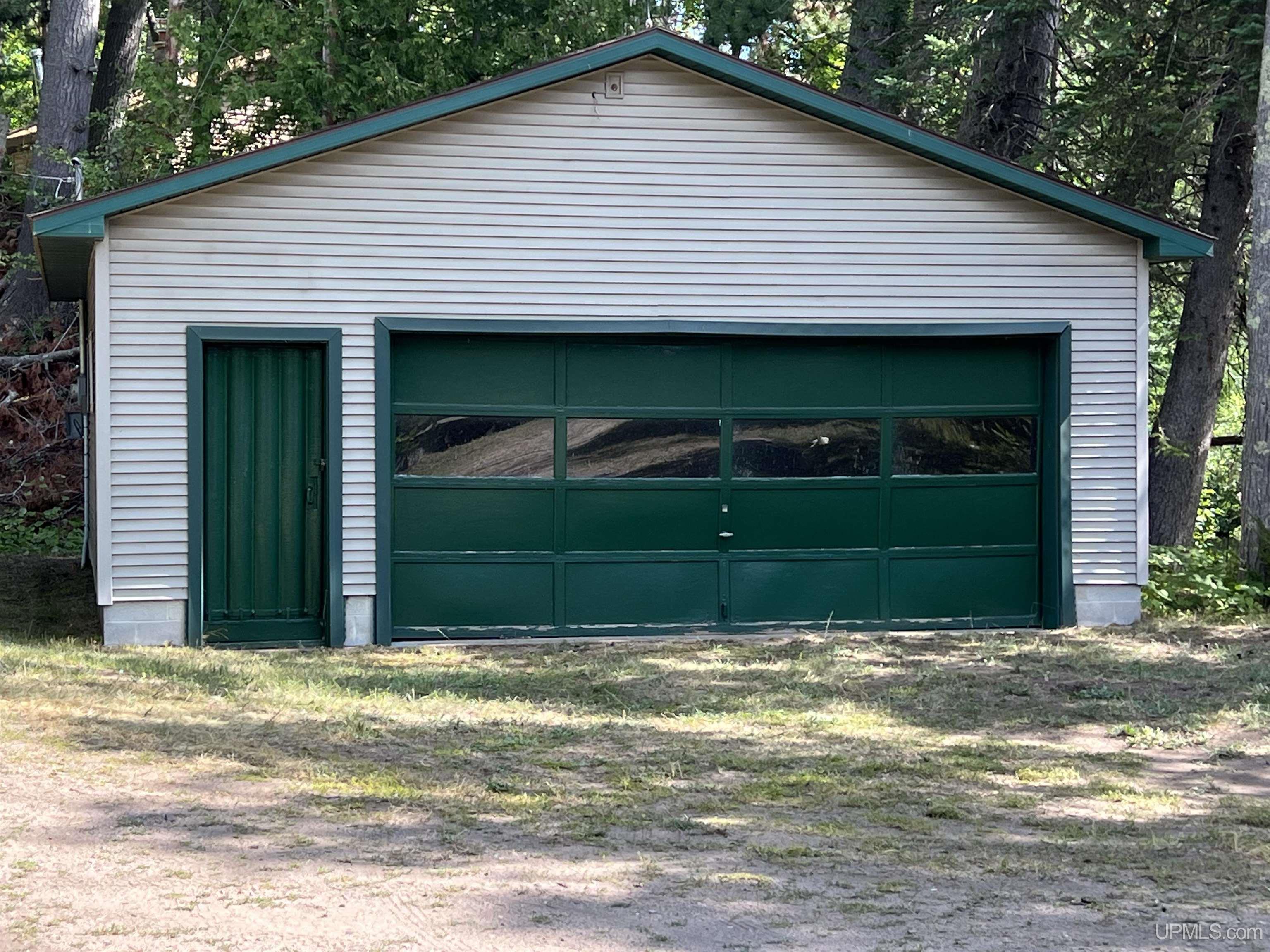 main property photo 44