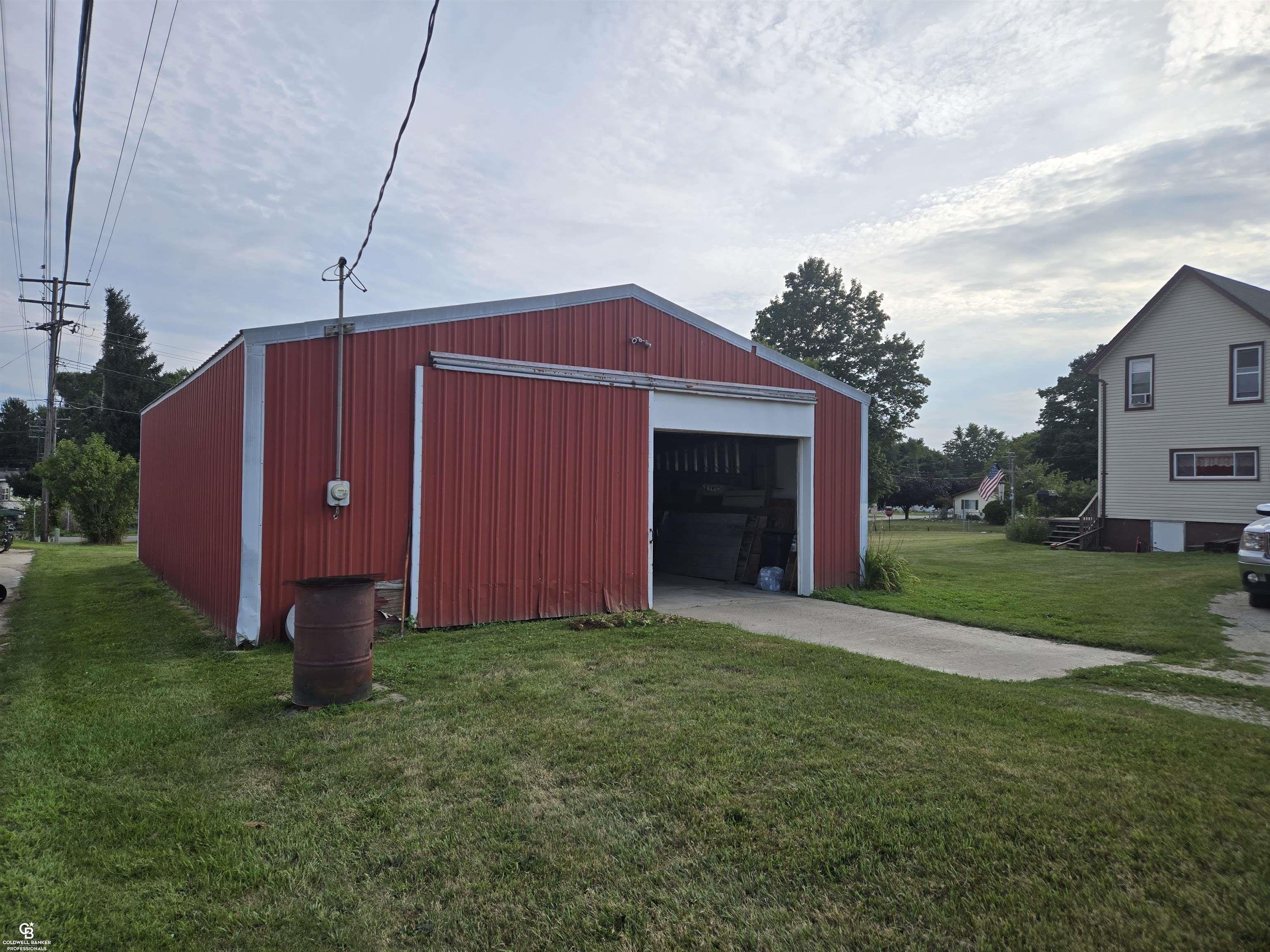 main property photo 9