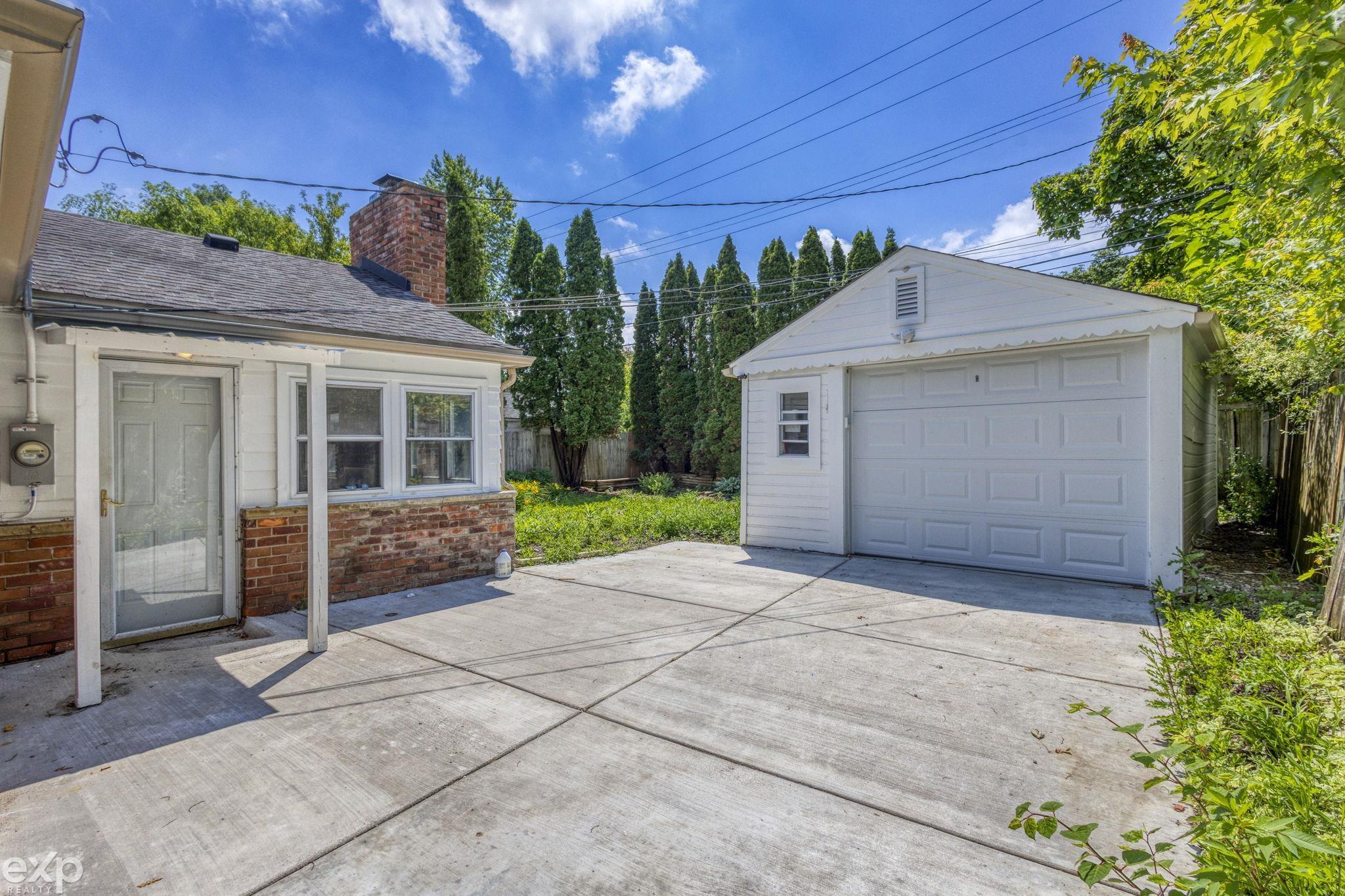 main property photo 22