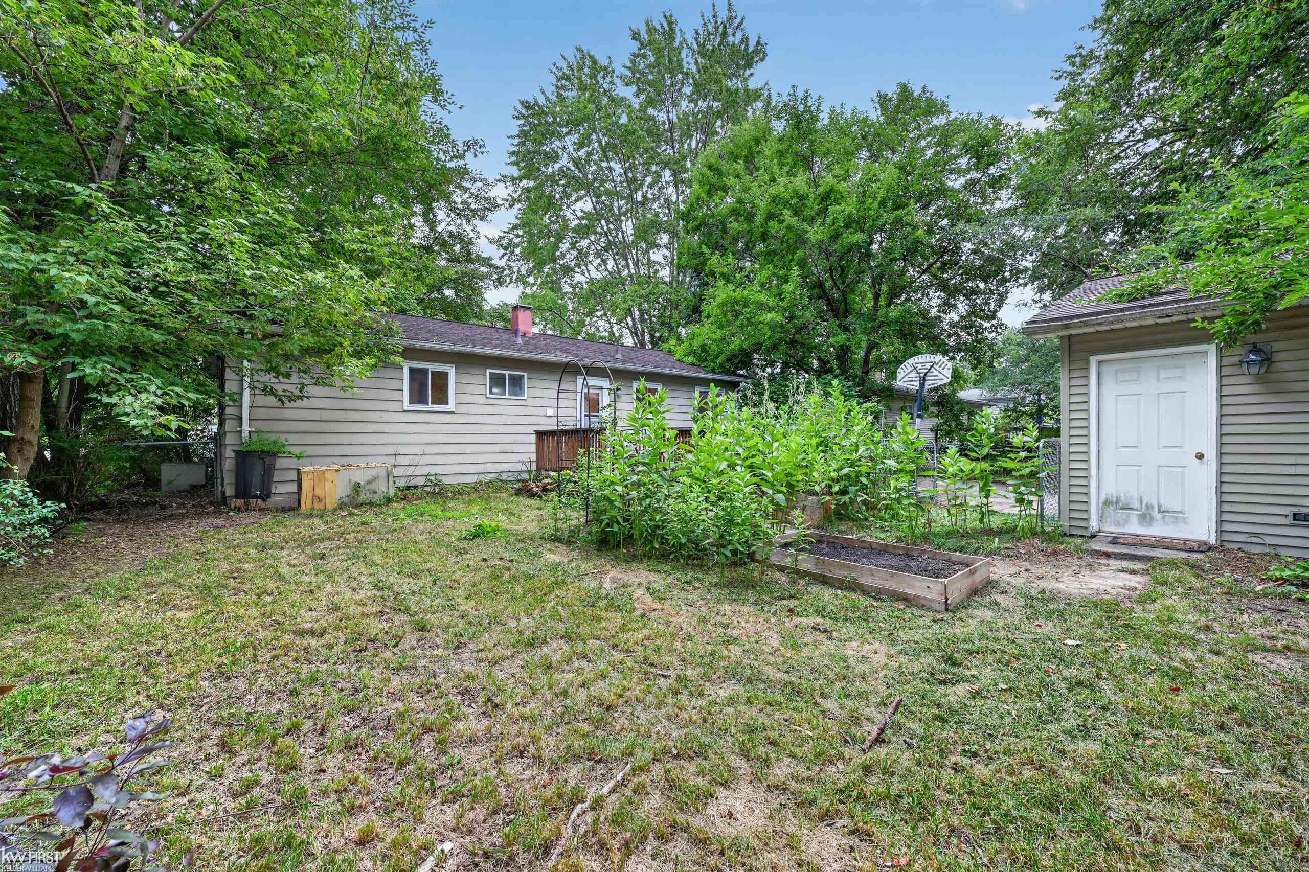 main property photo 9