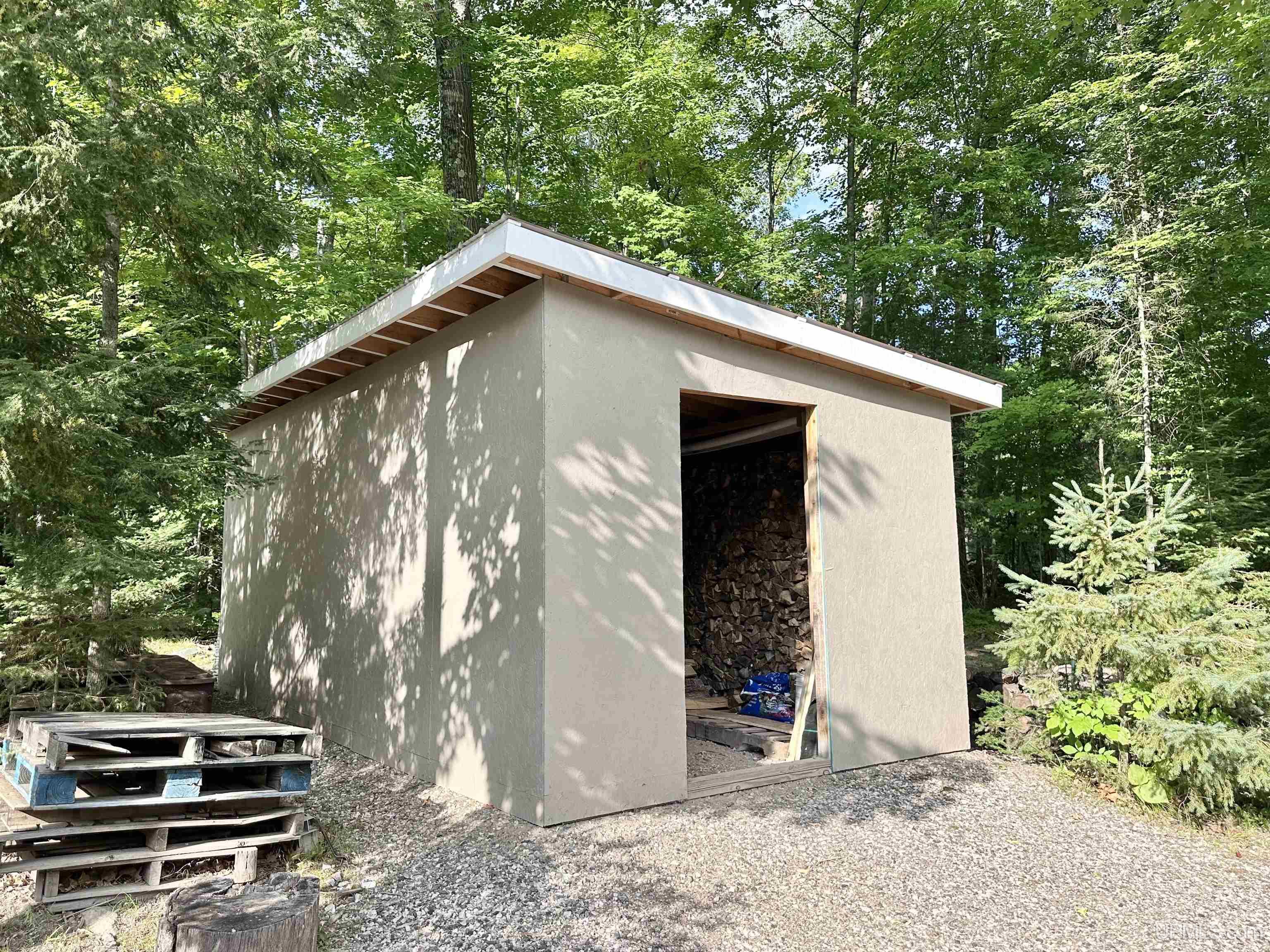 main property photo 45