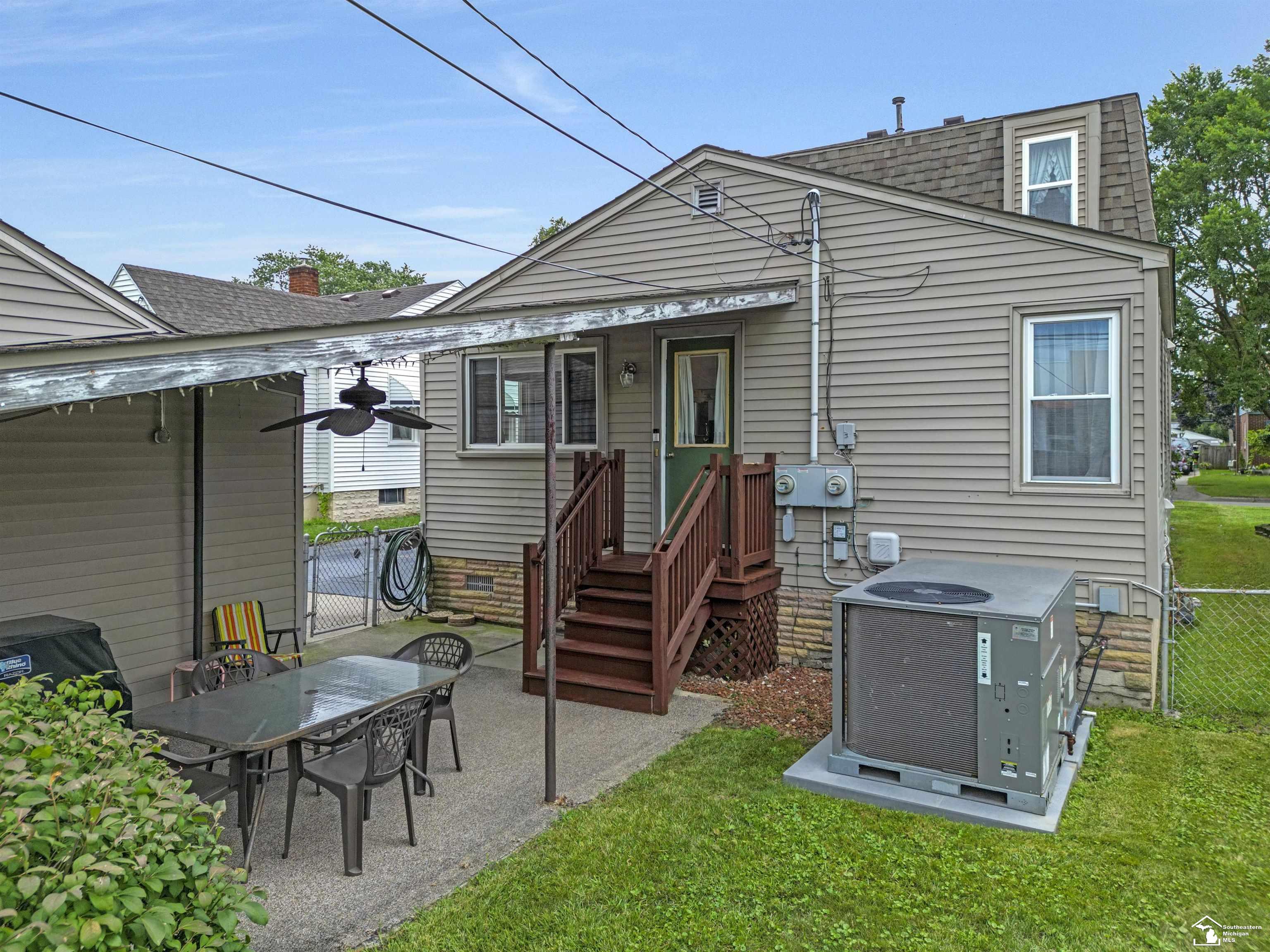 main property photo 39