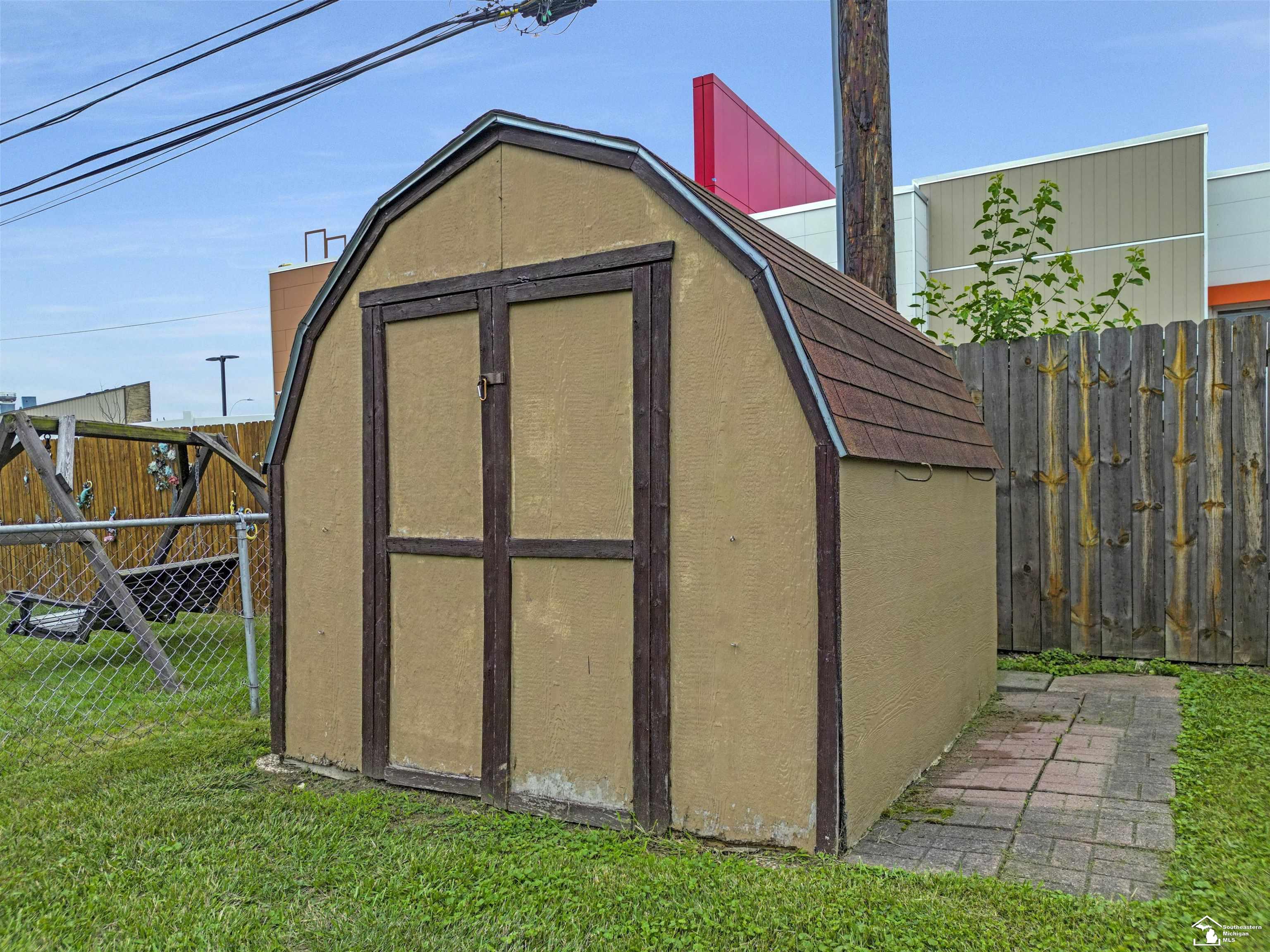 main property photo 46