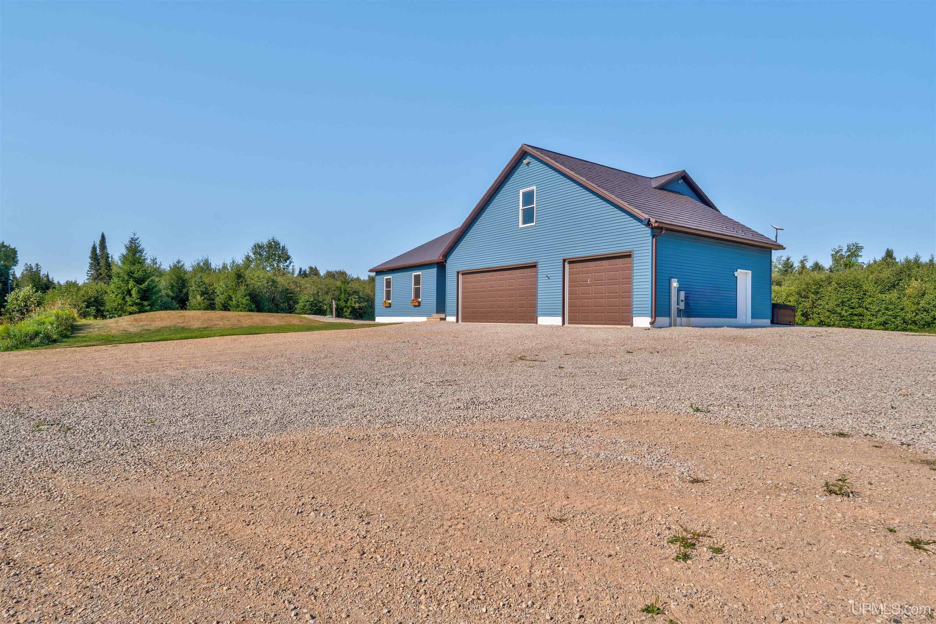 main property photo 37