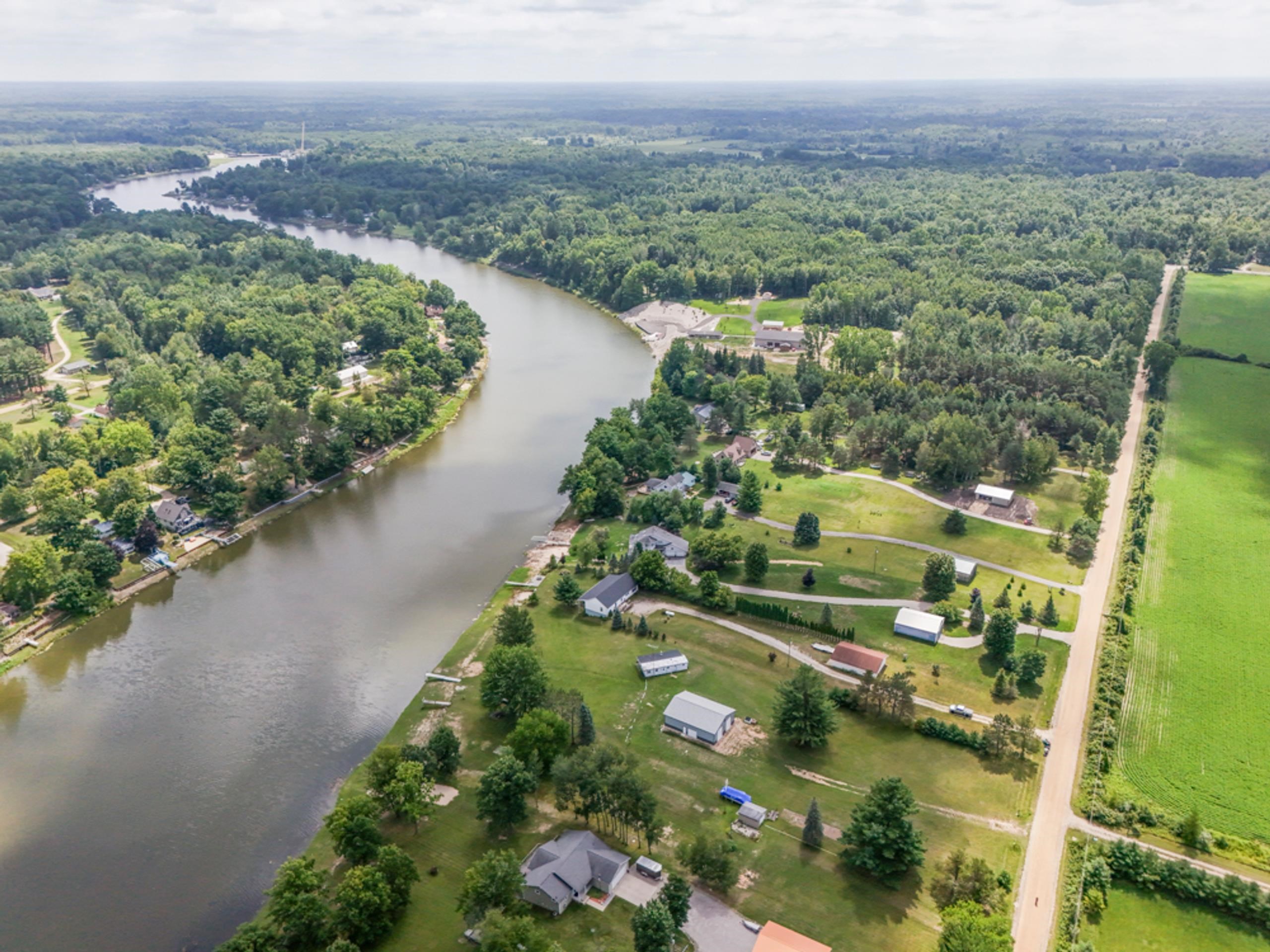 main property photo 34