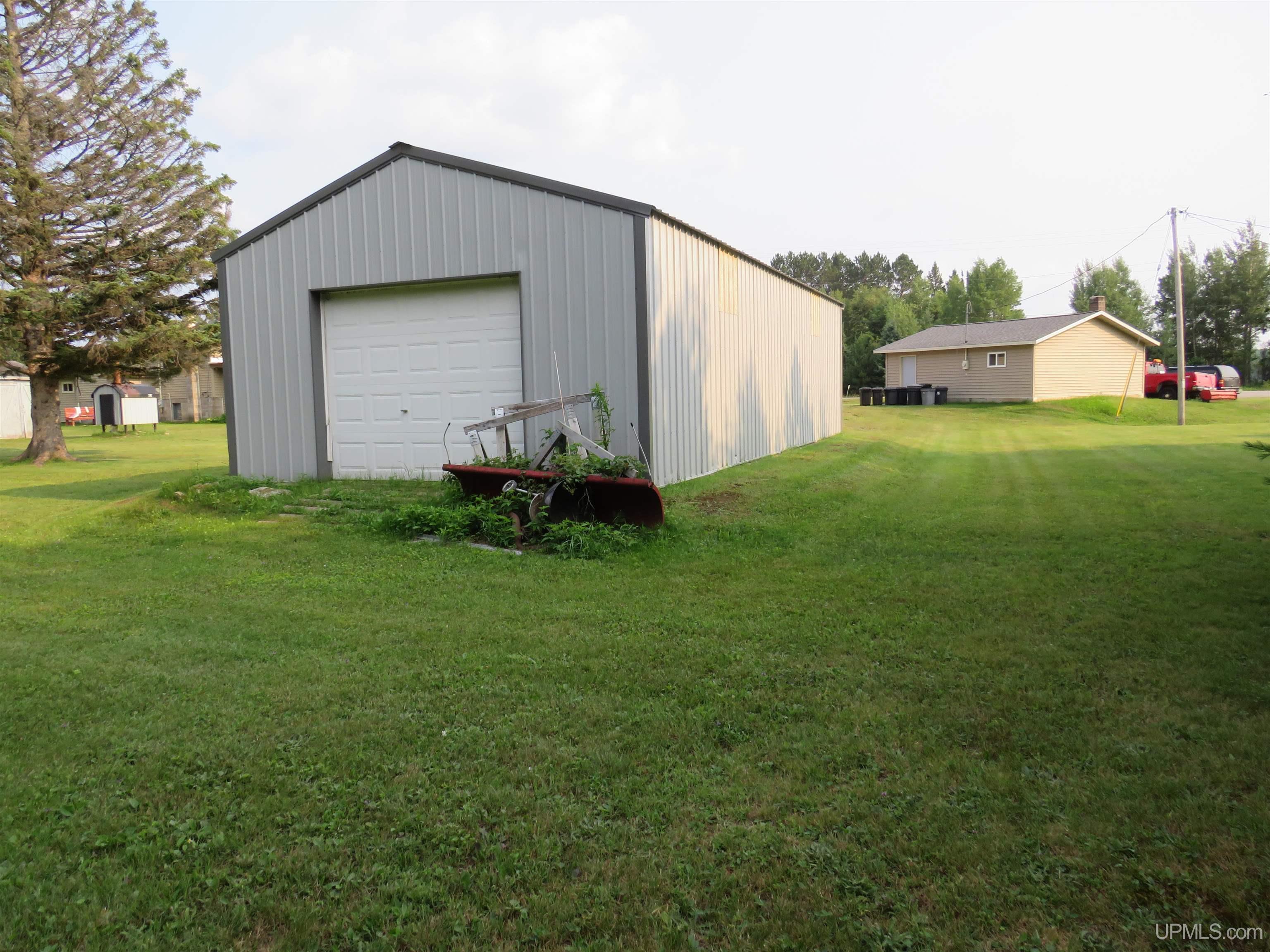 main property photo 27